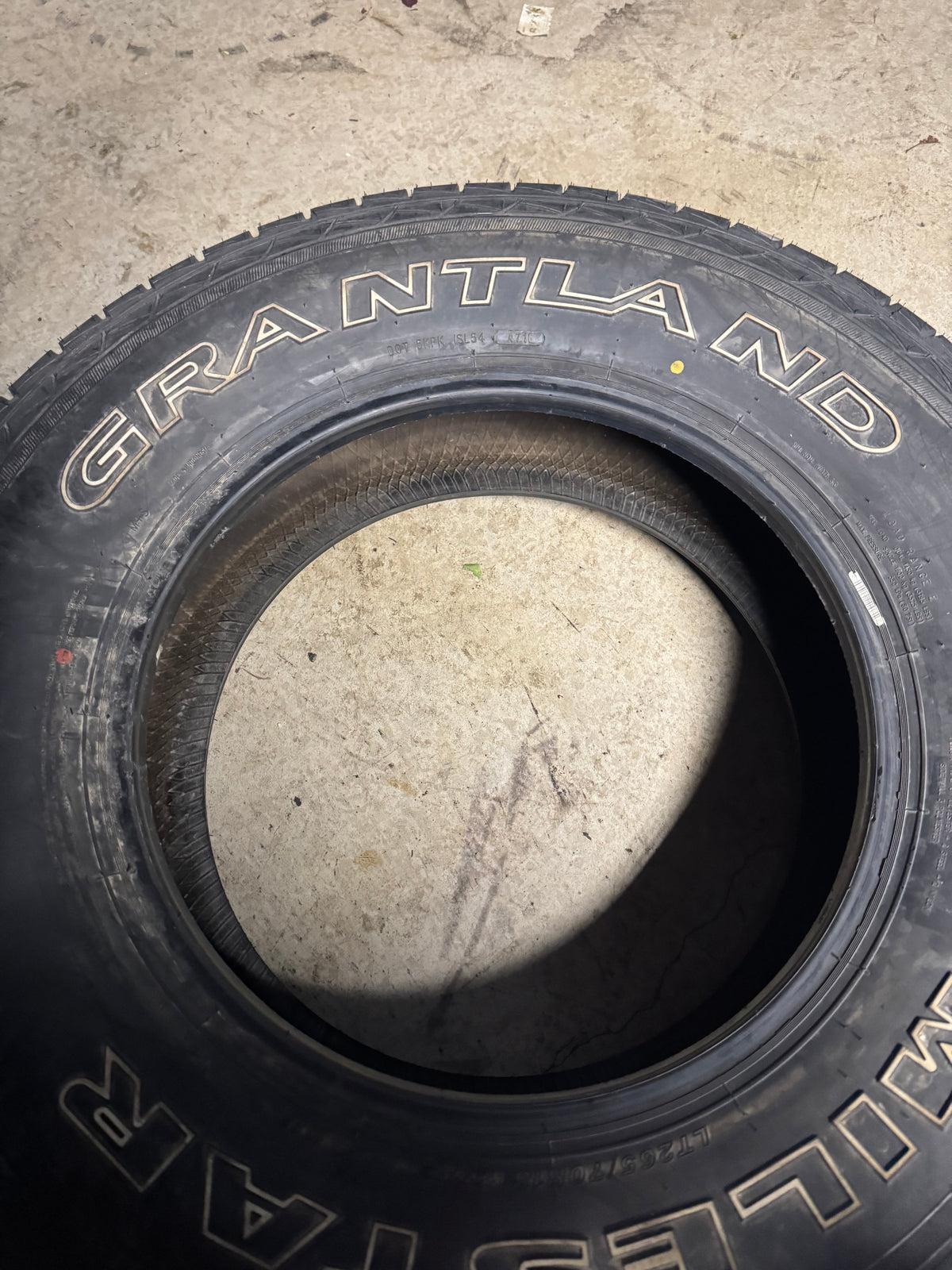 NOS MILESTAR GRANTLAND OWL LT 265 70 18 124/121S 10PLY ALL SEASON TIRE 22815001