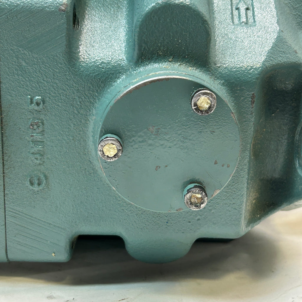 DAIKIN INDUSTRIES V SERIES PISTON PUMP DE2015