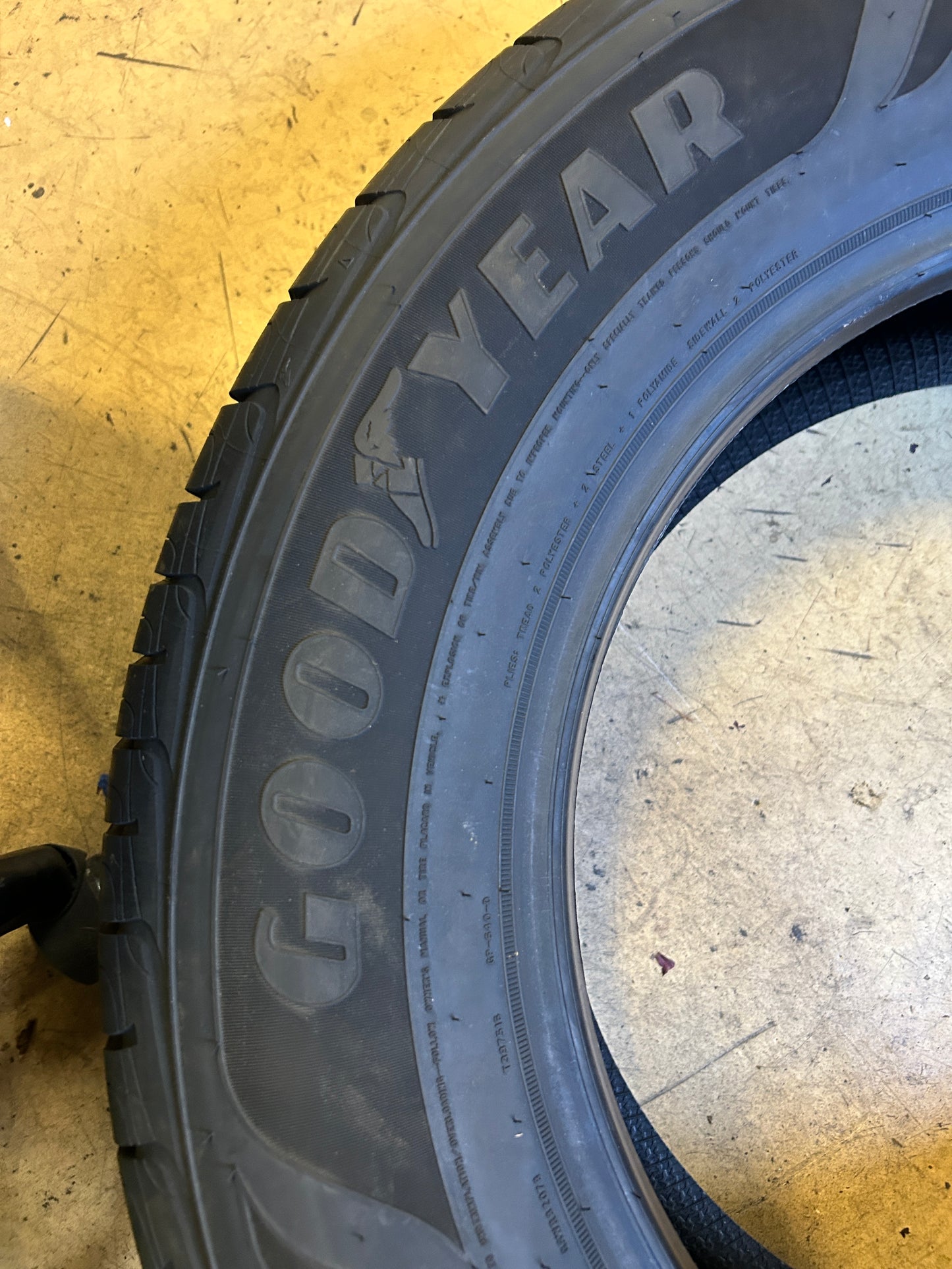 GOODYEAR ASSURANCE COMFORTDRIVE P 255 65 18 111H SL ALL SEASON TIRE 413087582