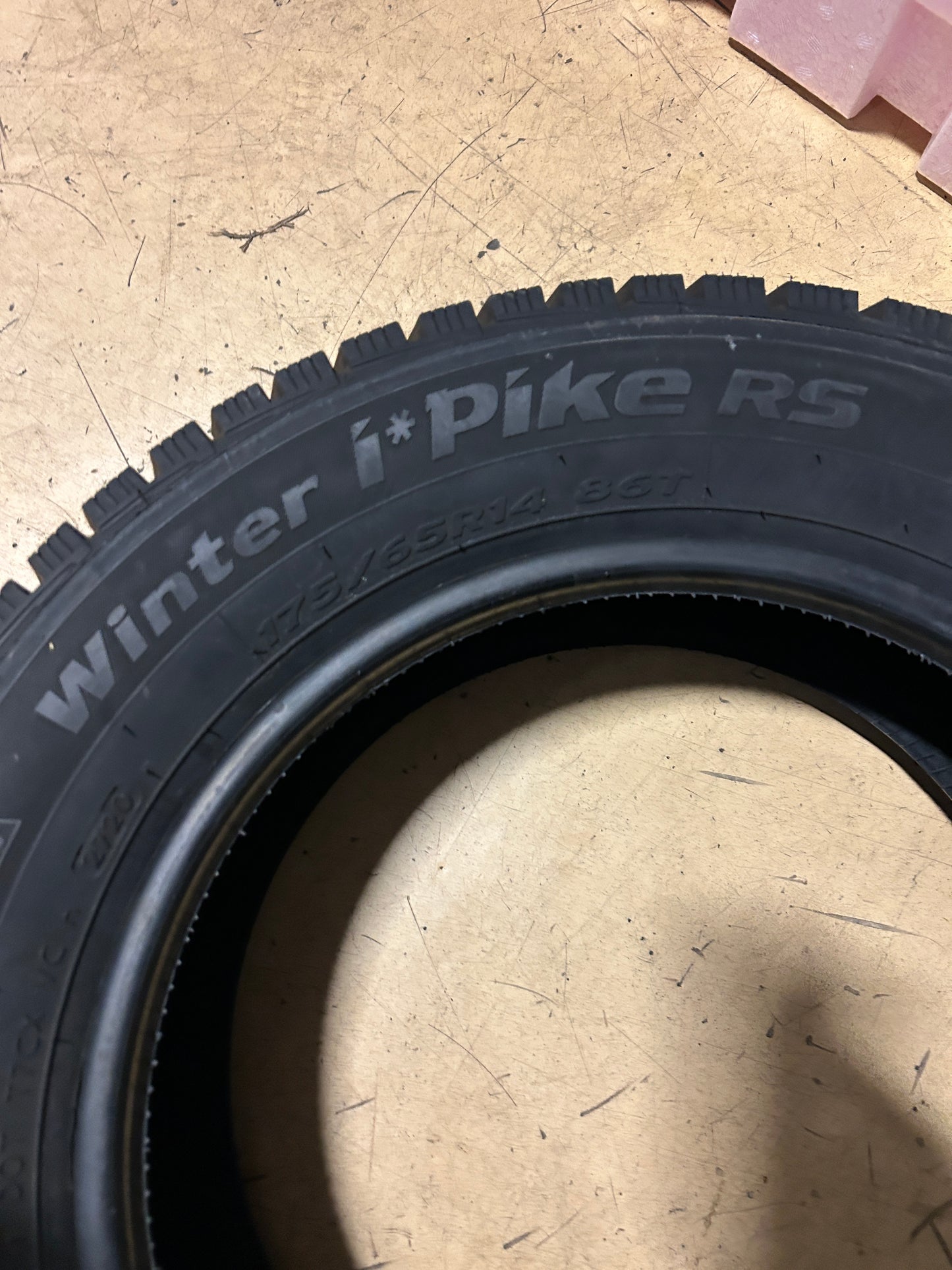 NOS HANKOOK WINTER IPIKE RS BSW P 175 65 14 86T WINTER TIRE 1014406