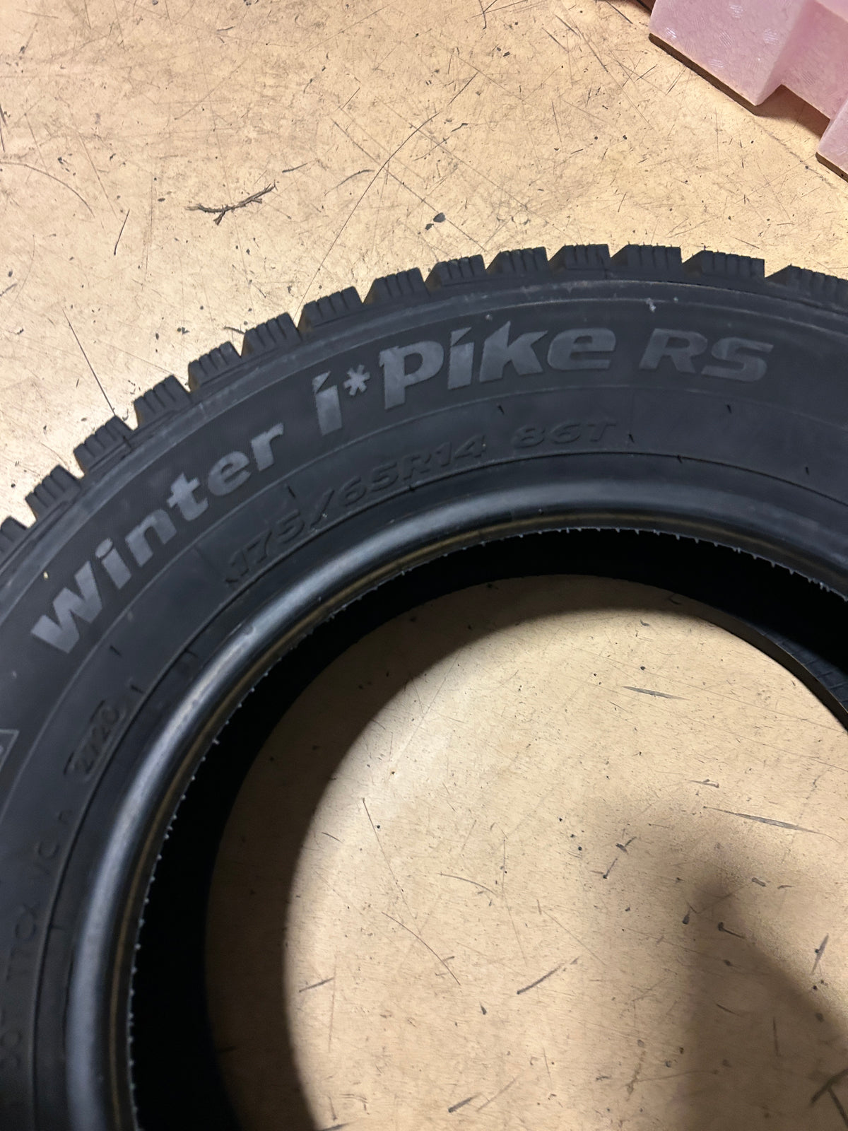 NOS HANKOOK WINTER IPIKE RS BSW P 175 65 14 86T WINTER TIRE 1014406
