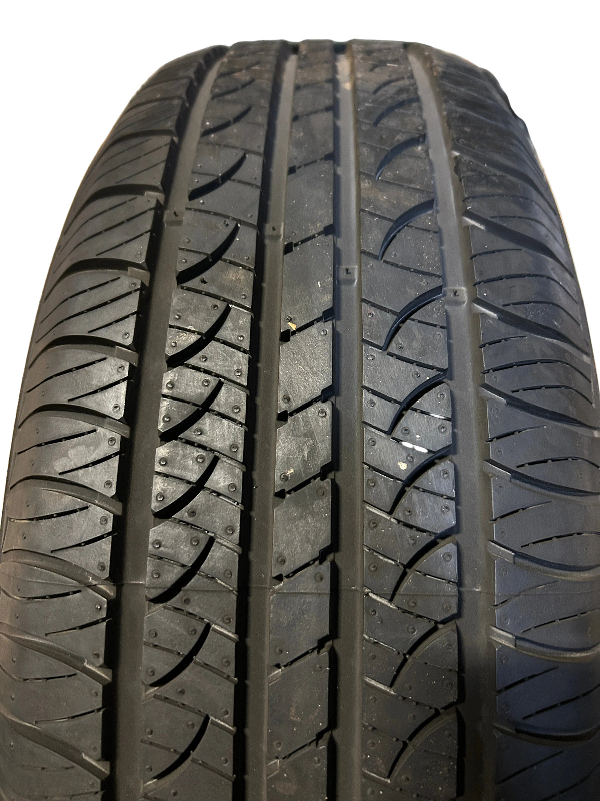 NOS HANKOOK OPTIMO H724 BSW P 235 65 16 101T ALL SEASON TIRE 1011700