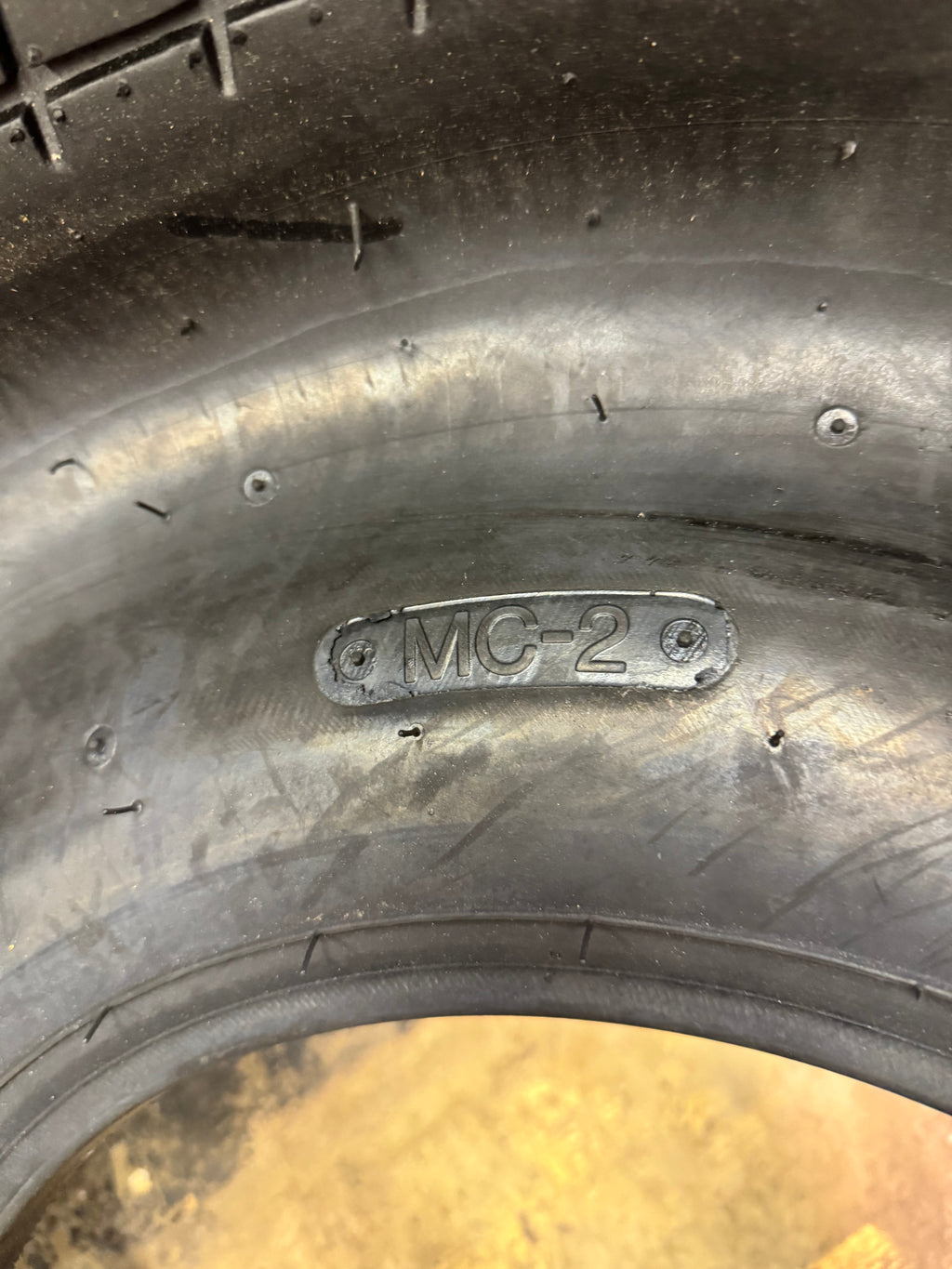 AMERICAN RACER MC-2 OWL  34 17 15 DIRT RACING TIRE TIRE J5JNN