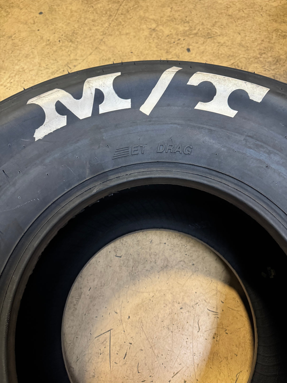 MICKEY THOMPSON ET DRAG WL 32 14 15ST DRAG TIRE 250811 ROLLOVER 100 ½”
