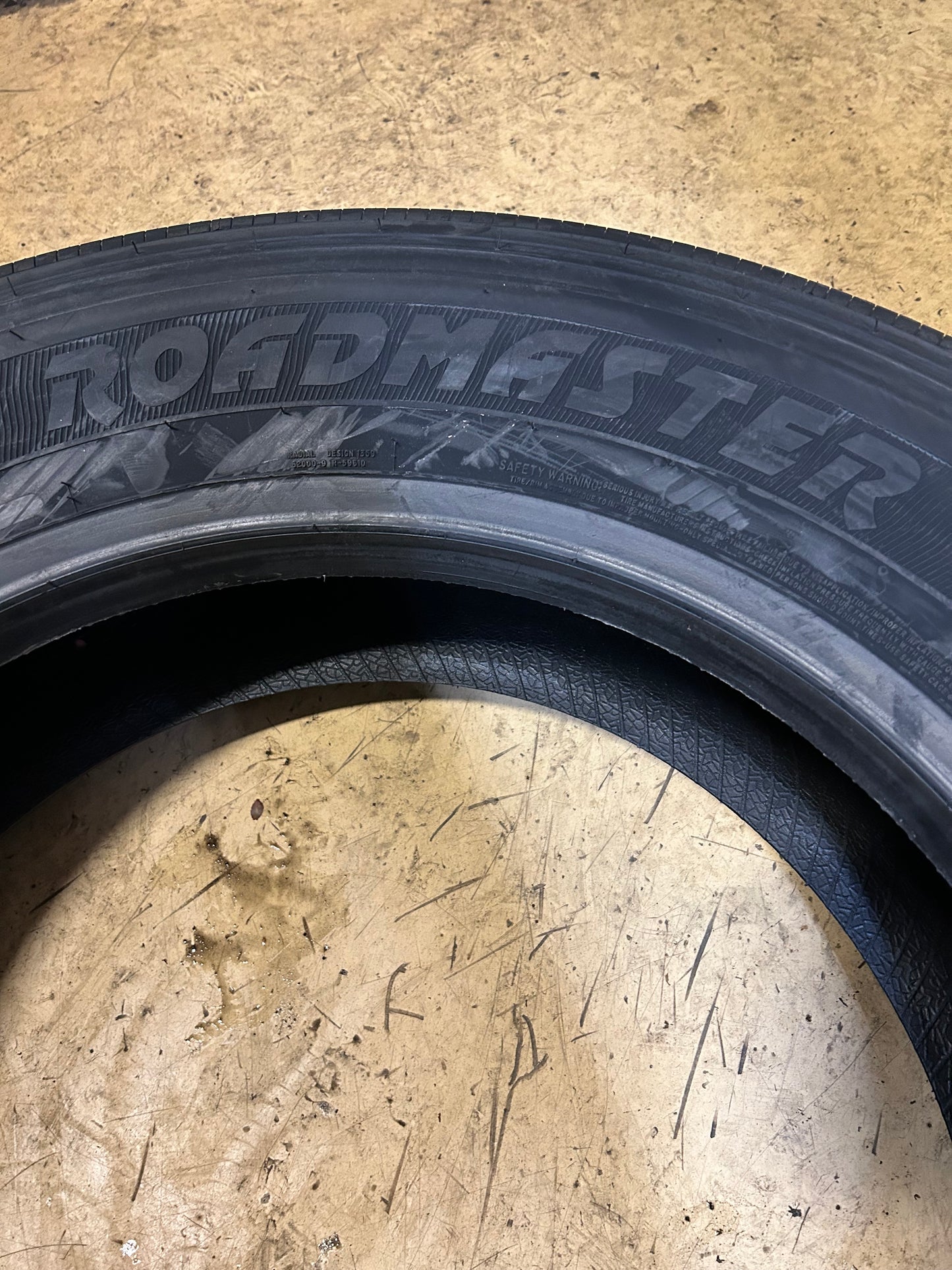 ROADMASTER RM272 BSW 255 70 22.5 140/137L 16PLY ALL POSITION TIRE 173017001