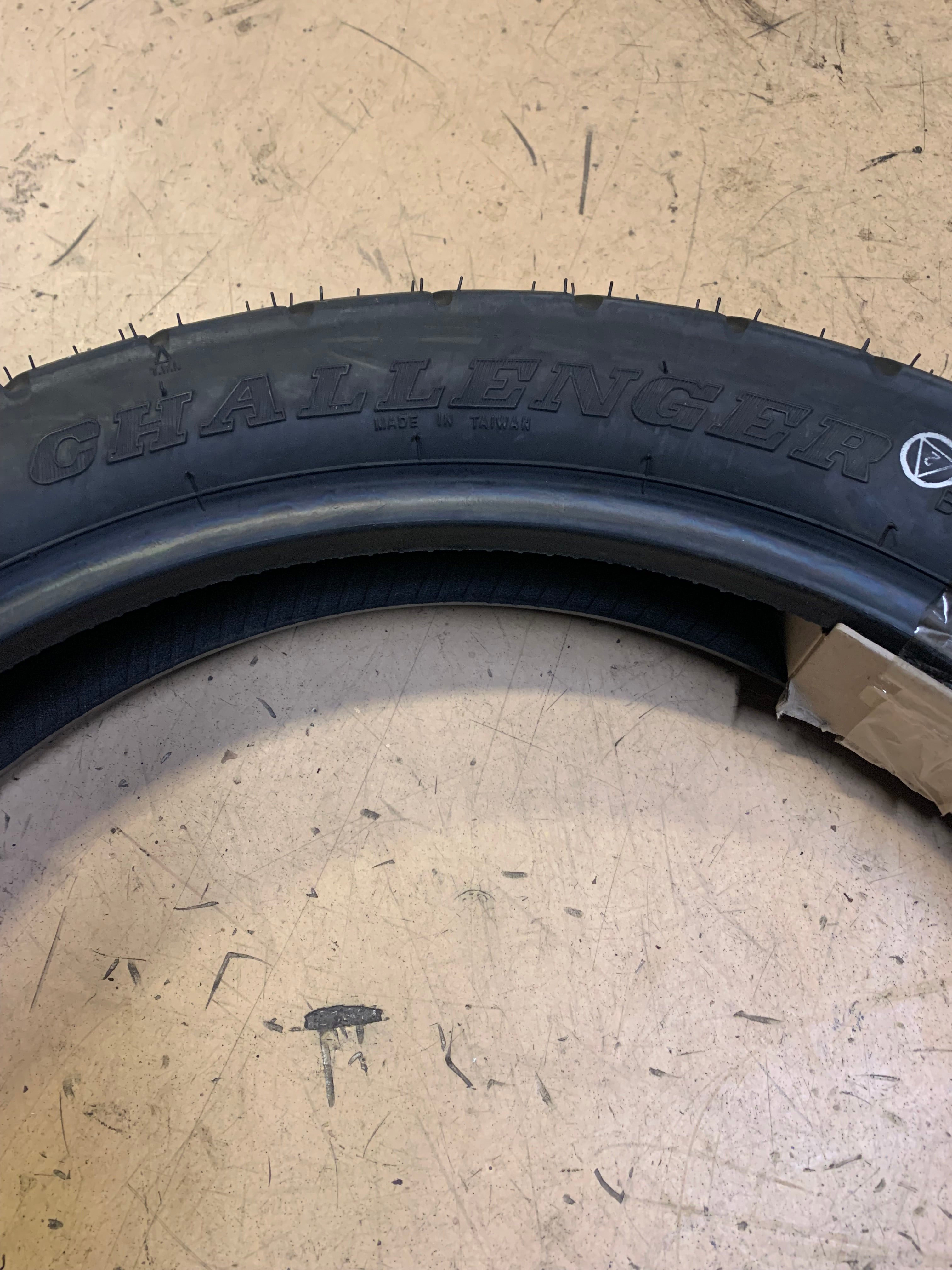KENDA K657 CHALLENGER BSW  110 90 19 68H FRONT MOTORCYCLE TIRE 046571910C