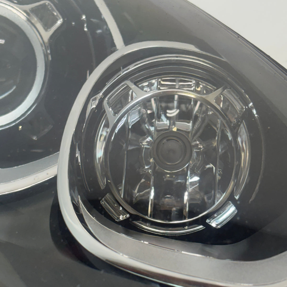 USED PORSCHE CAYENNE 958 RIGHT HEADLIGHT HID 7P5 941 030 CL
