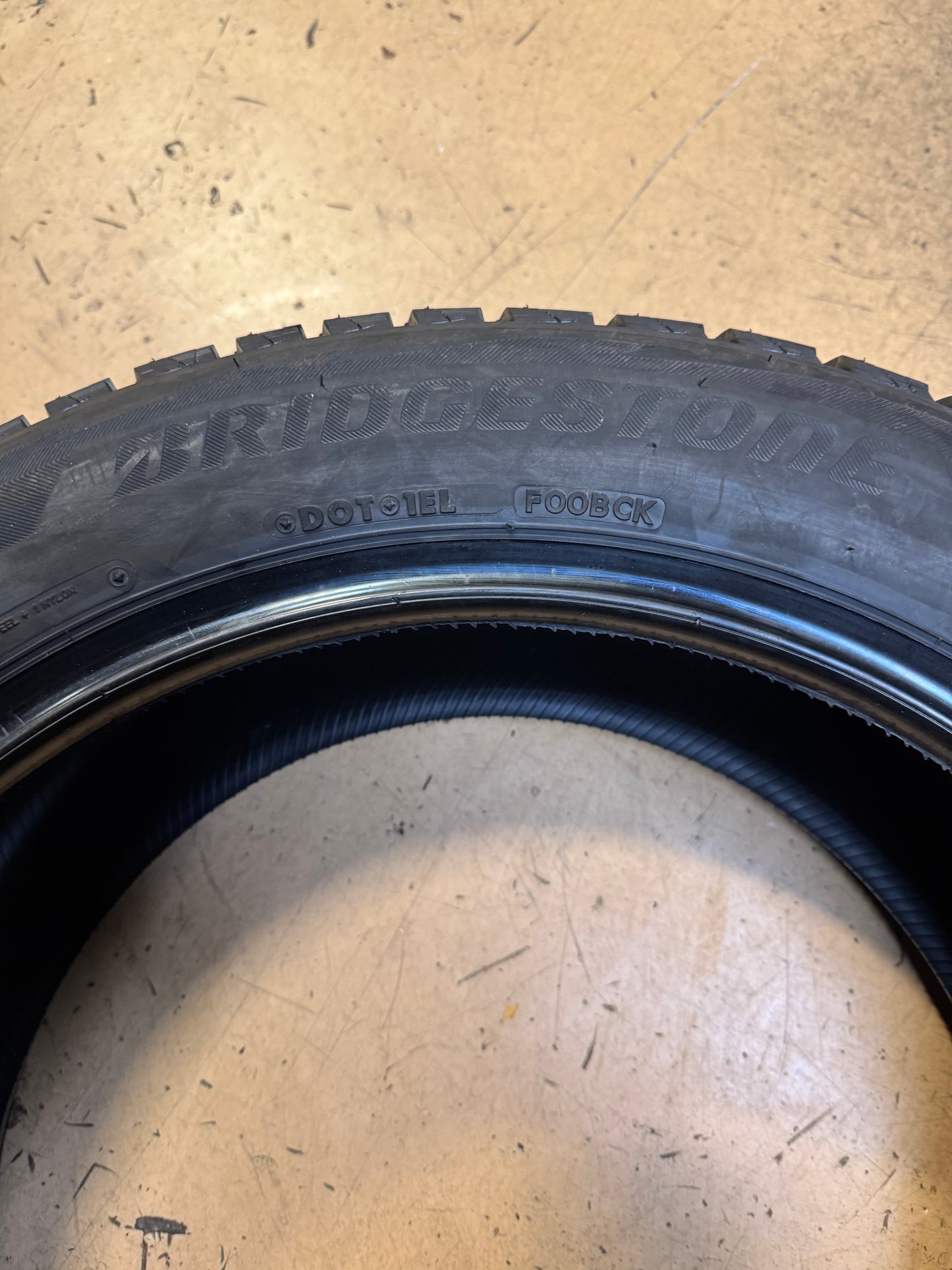 4 BRIDGESTONE BLIZZAK DM-V2 BSW P 235 55 19 105T XL WINTER TIRE 015913