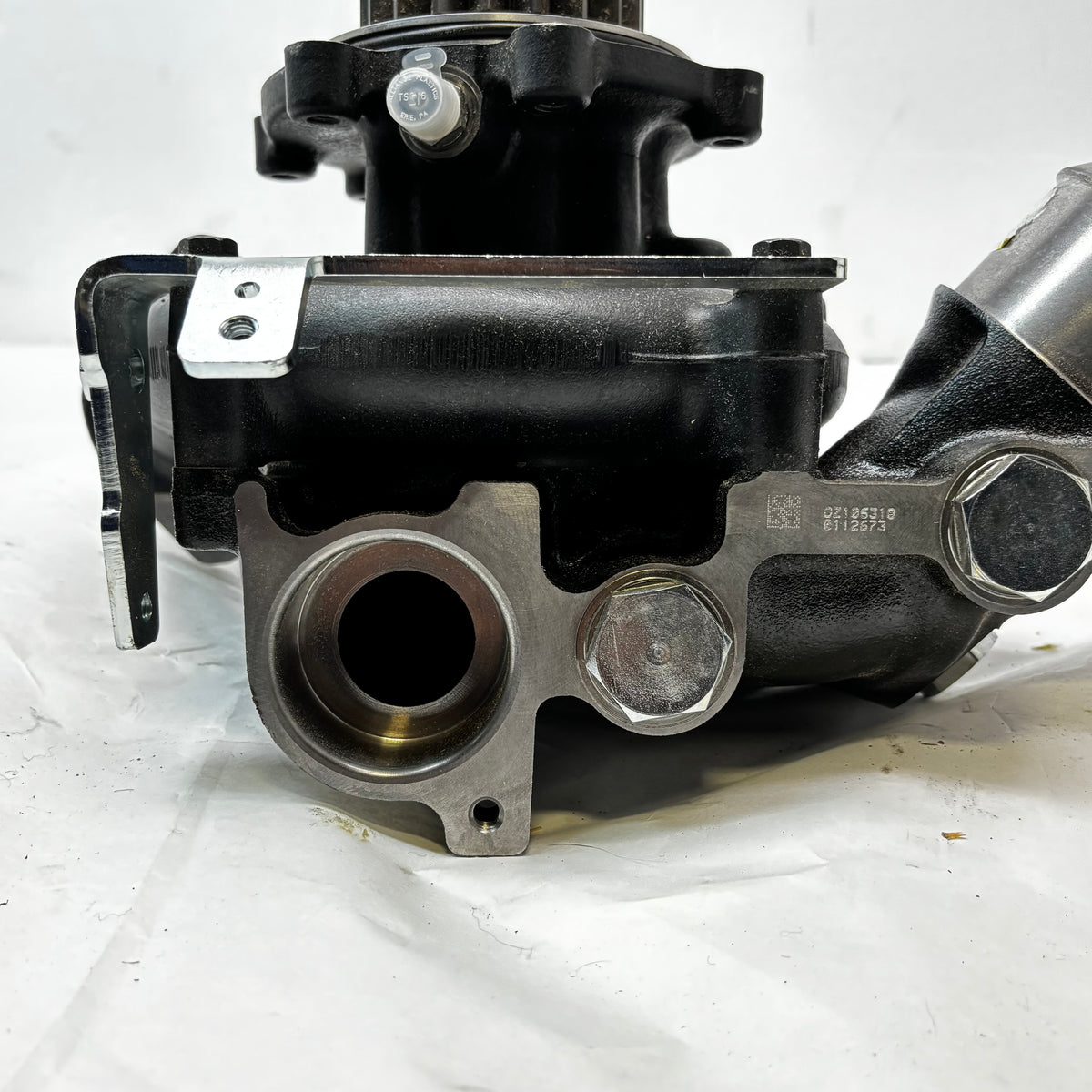 GENUINE JOHN DEERE WATER PUMP TRACTOR DOZER LOADER COMBINE DZ115195 R586756