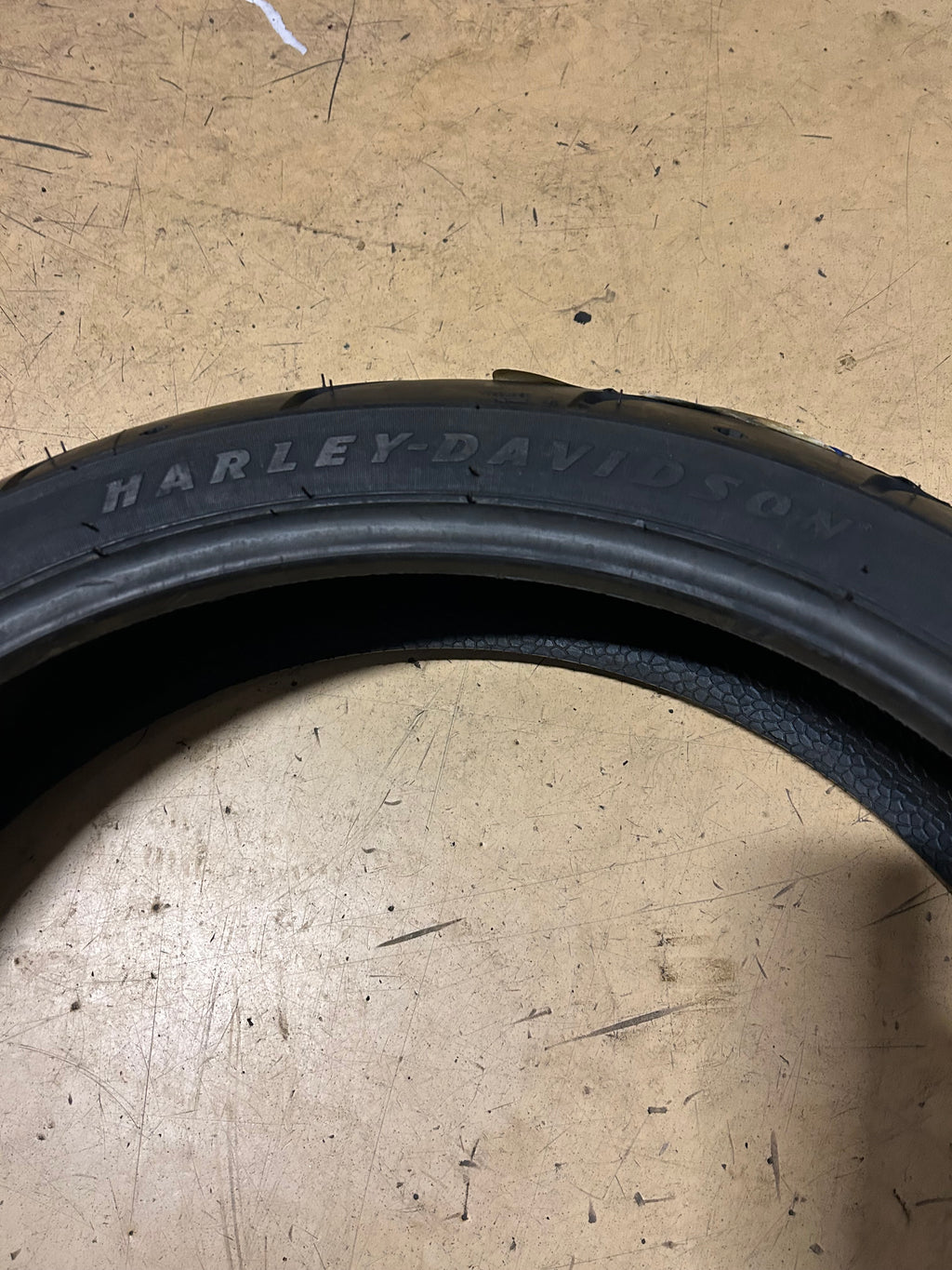 MICHELIN HARLEY DAVIDSON SCORCHER 11 120 70 19 60W FRONT TIRE 27741