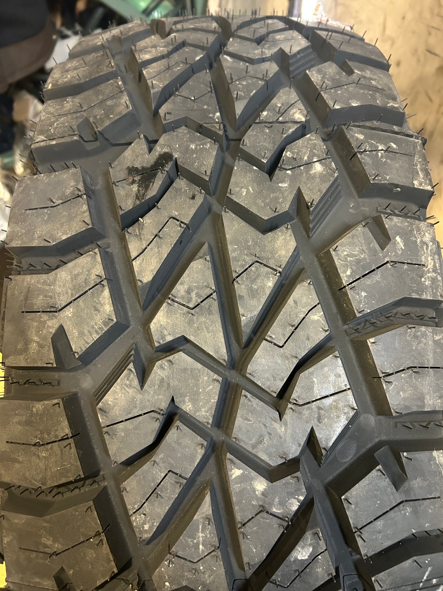 AMP TERRAIN ATTACK R/T BSW LT 35 12.5 17 125Q 10PLY RUGGED TIRE 35125017AMPRTE