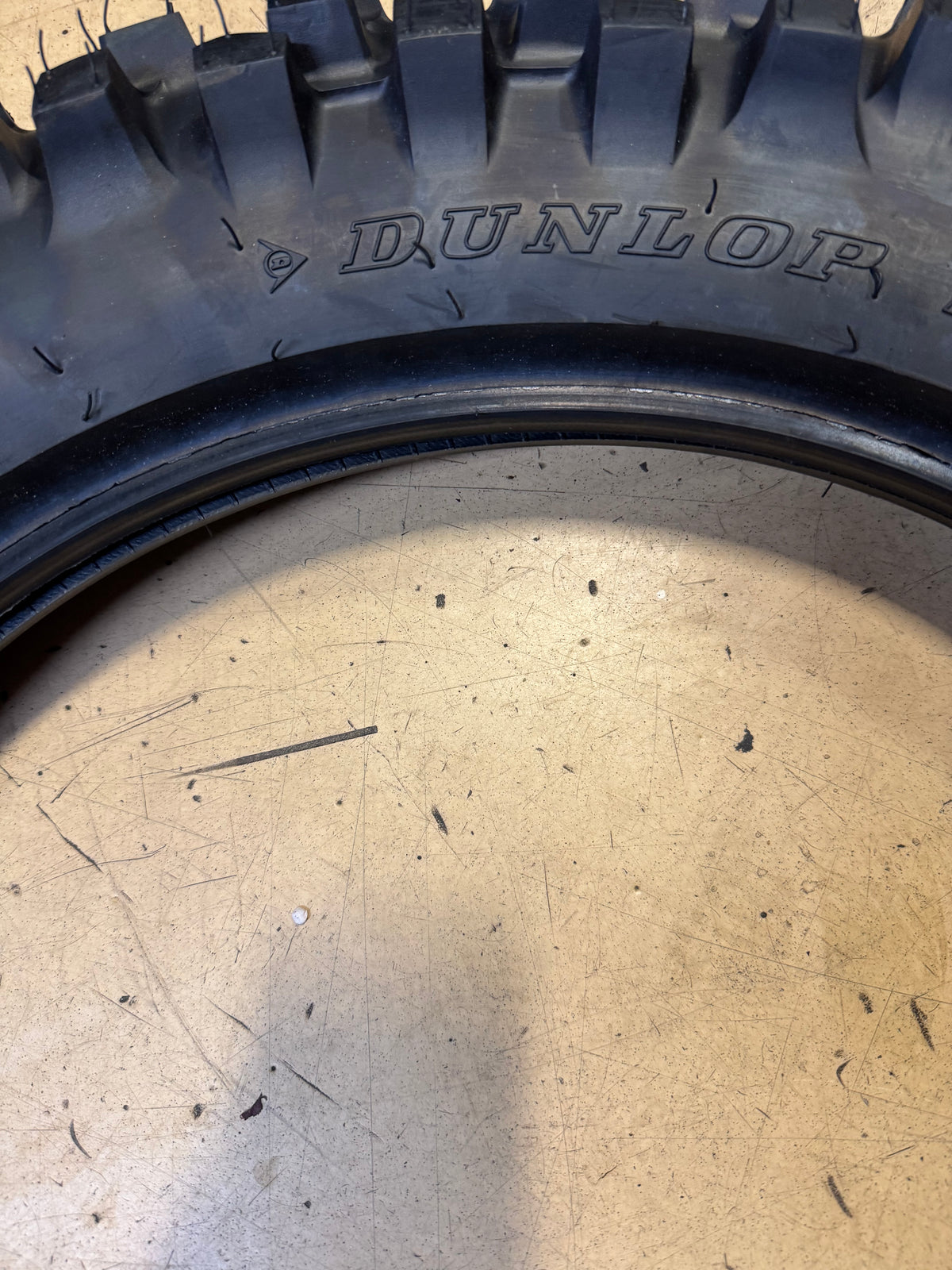 DUNLOP SPORTS D739 BSW  120 100 18 68M REAR MOTORCYCLE TIRE 45141309