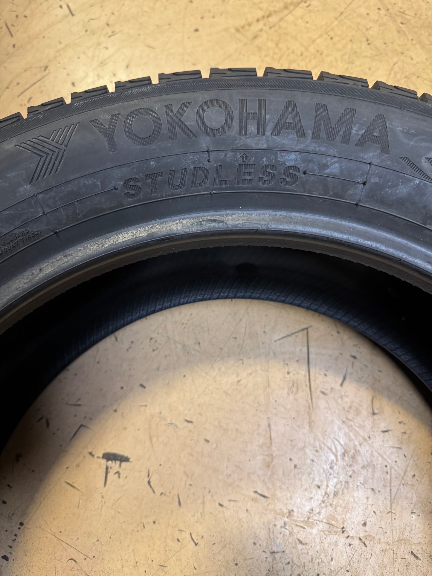 YOKOHAMA ICEGUARD GO75 BSW P 215 60 17 96T WINTER TIRE 110175138