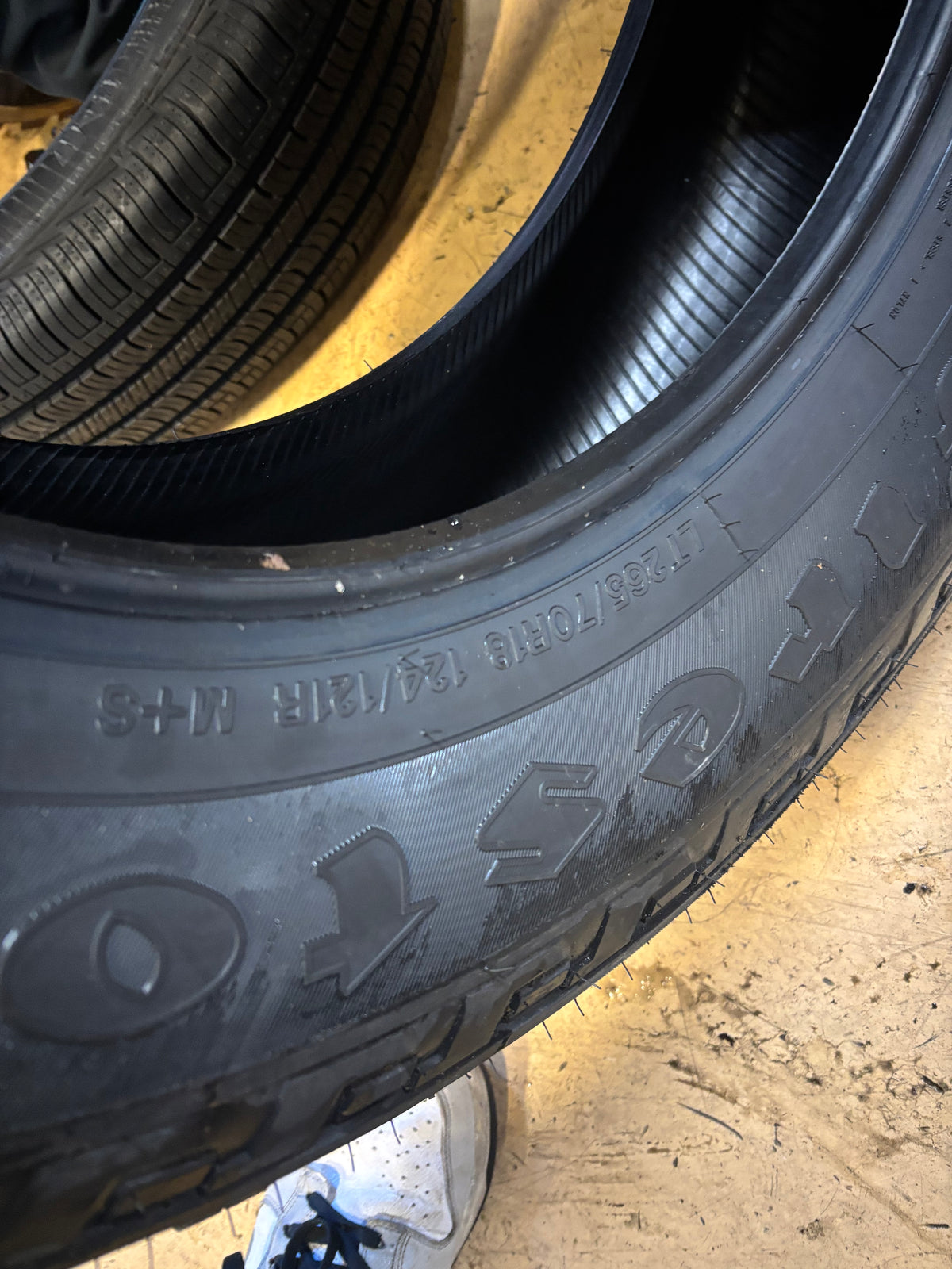 2 FIRESTONE TRANSFORCE AT2 BSW LT 265 70 18 124/121R LRE 10 PLY ALL TERRAIN TIRES 000188