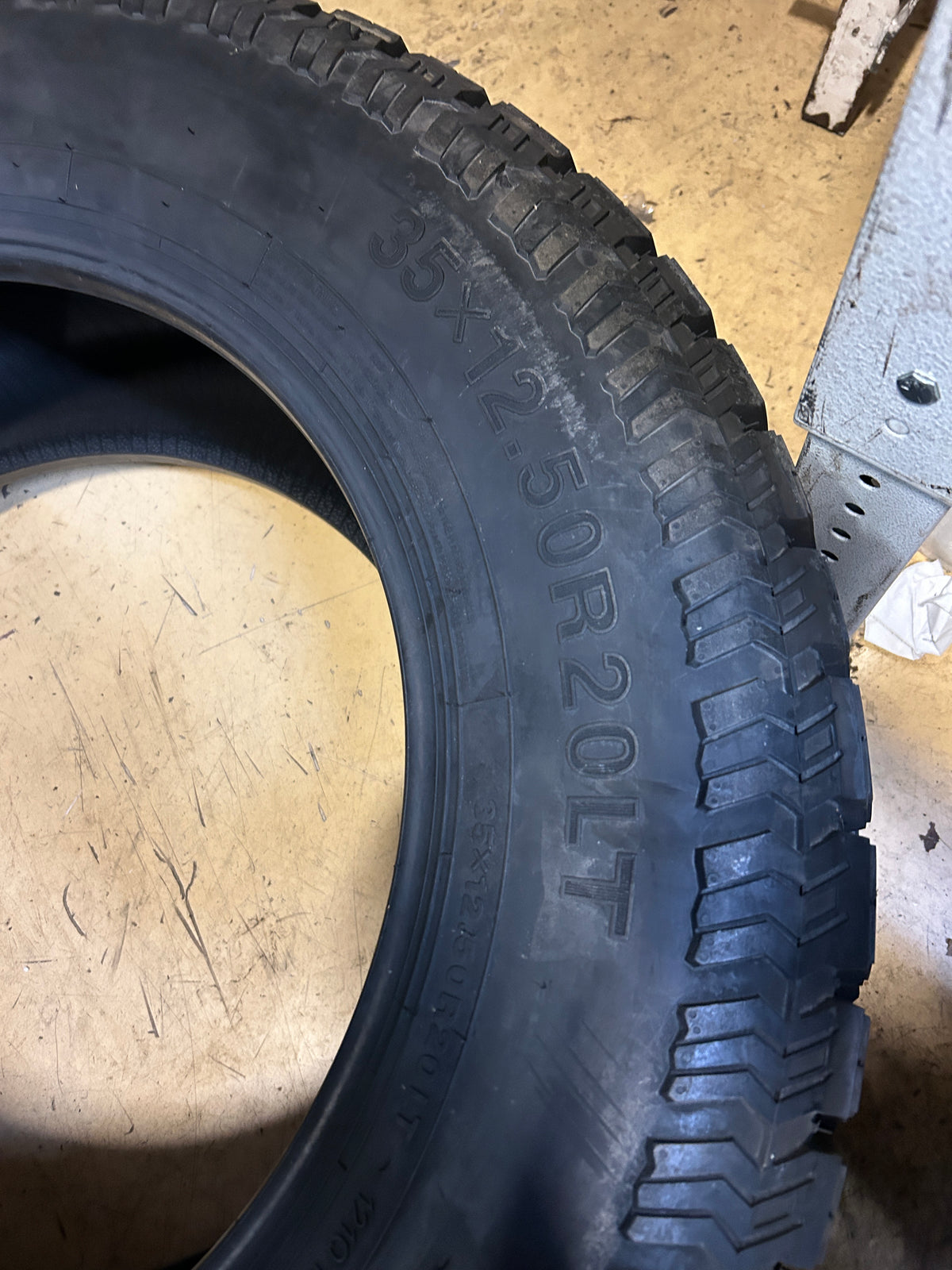 RED DIRT ROAD RD-9 RT BSW LT 35 12.5 20 121Q 10PLY RUGGED TERRAIN TIRE T3512520RDR