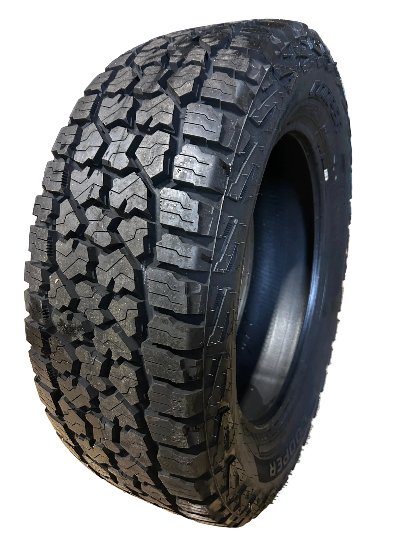 COOPER DISCOVERER STRONGHOLD AT BSW LT 265 60 20 121/118S 10PLY TIRE 170301048