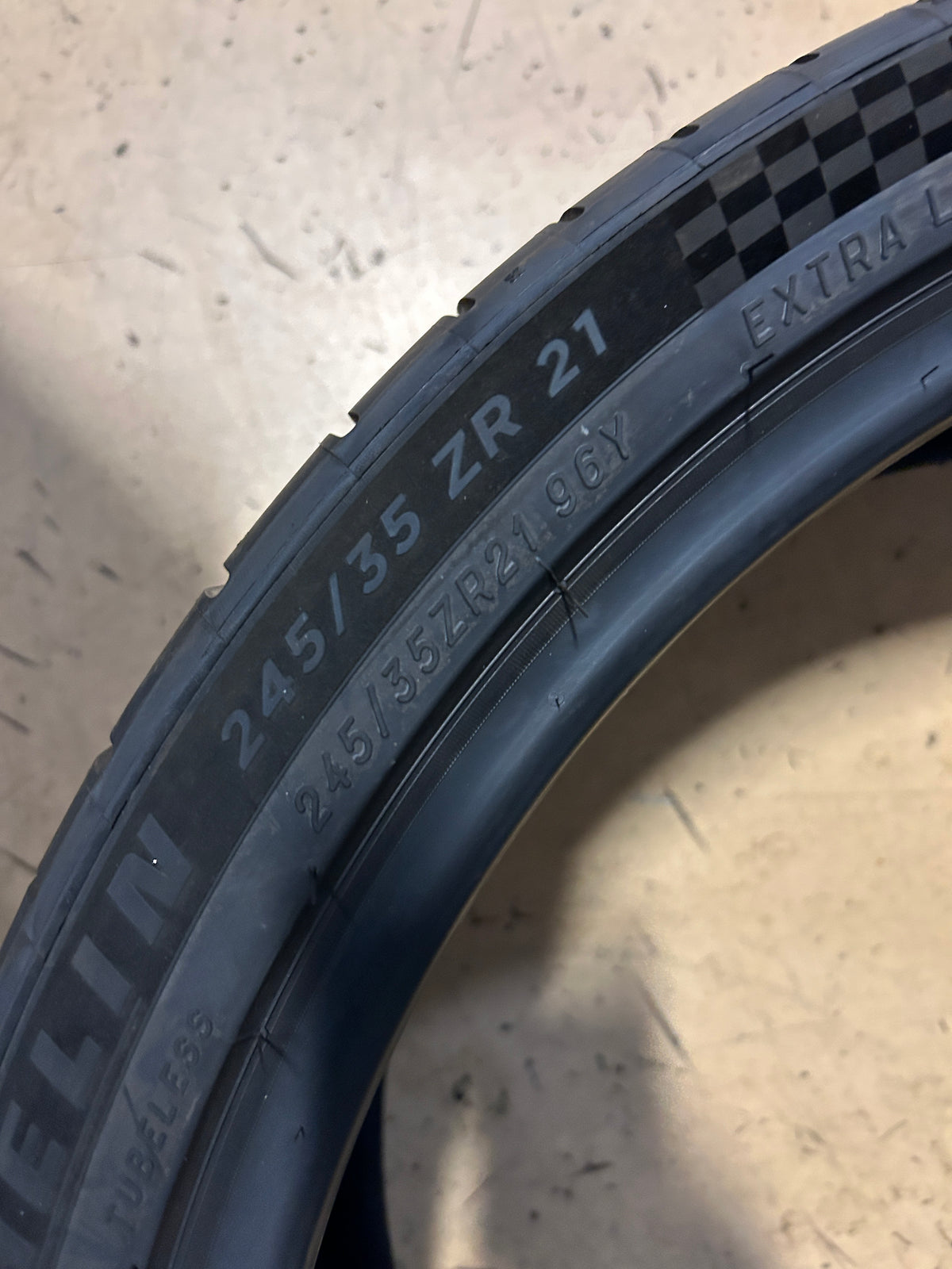 MICHELIN PILOT SPORT ALL SEASON 4 BSW P 245 35 21 96Y XL UHP TIRE 02700
