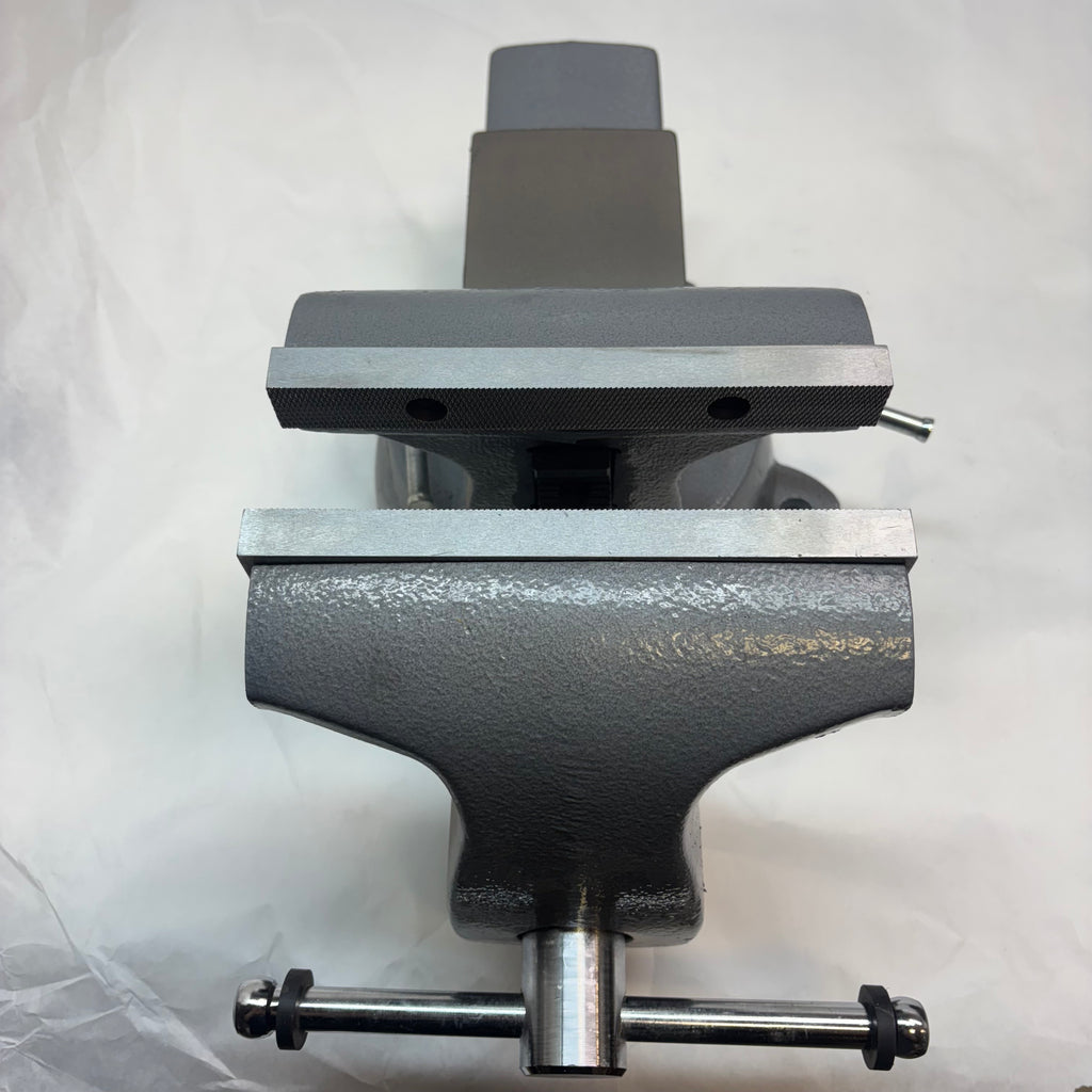 WILTON MECHANICS VISE 8” JAW WITH SWIVEL BASE 21800