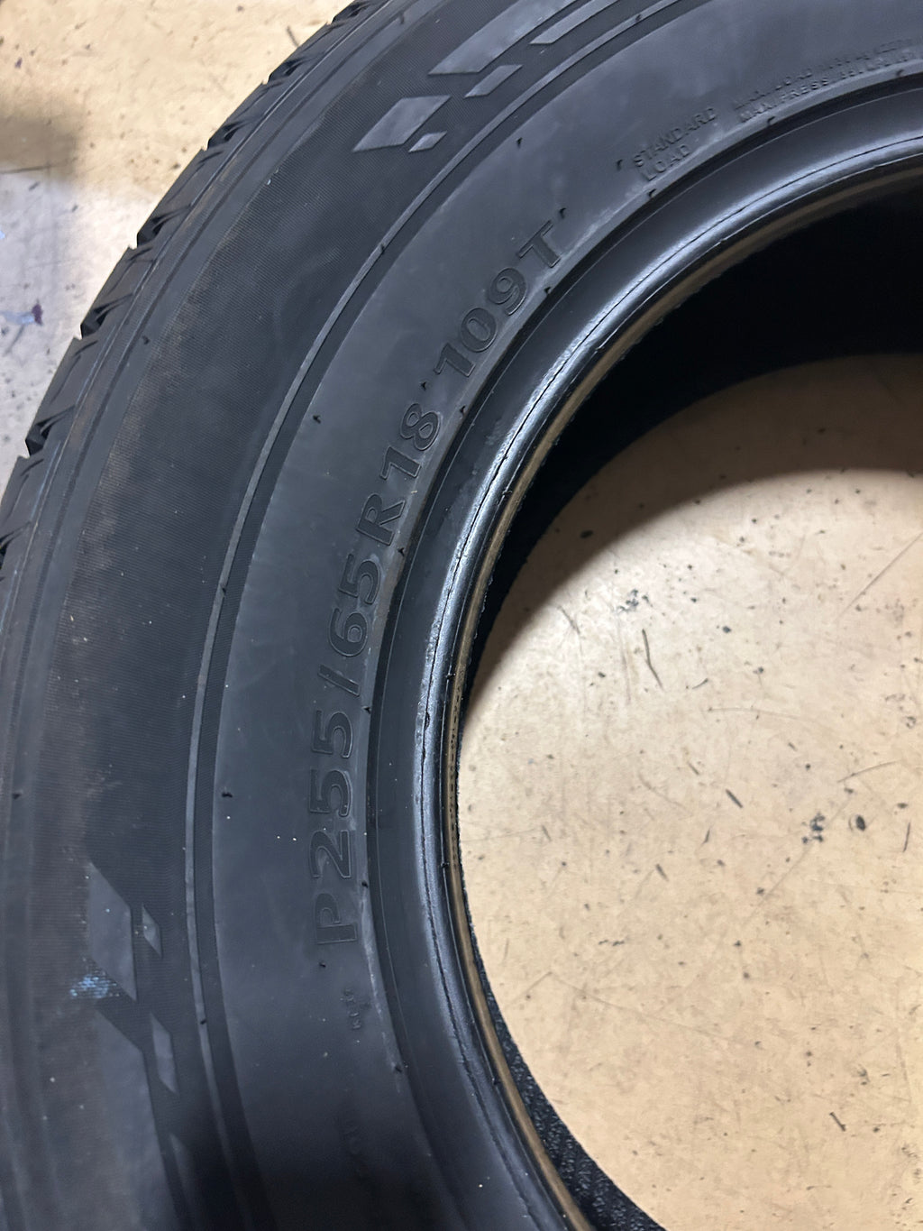KUMHO CRUGEN PREMIUM BSW P 255 65 18 109T SL ALL SEASON TIRE 2176643
