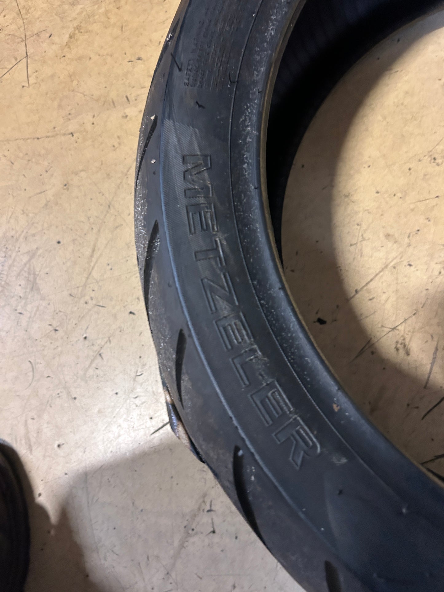 NOS METZELER ME888 MARATHON ULTRA BSW 200 50 17 75W REAR MOTORCYCLE TIRE 2681000