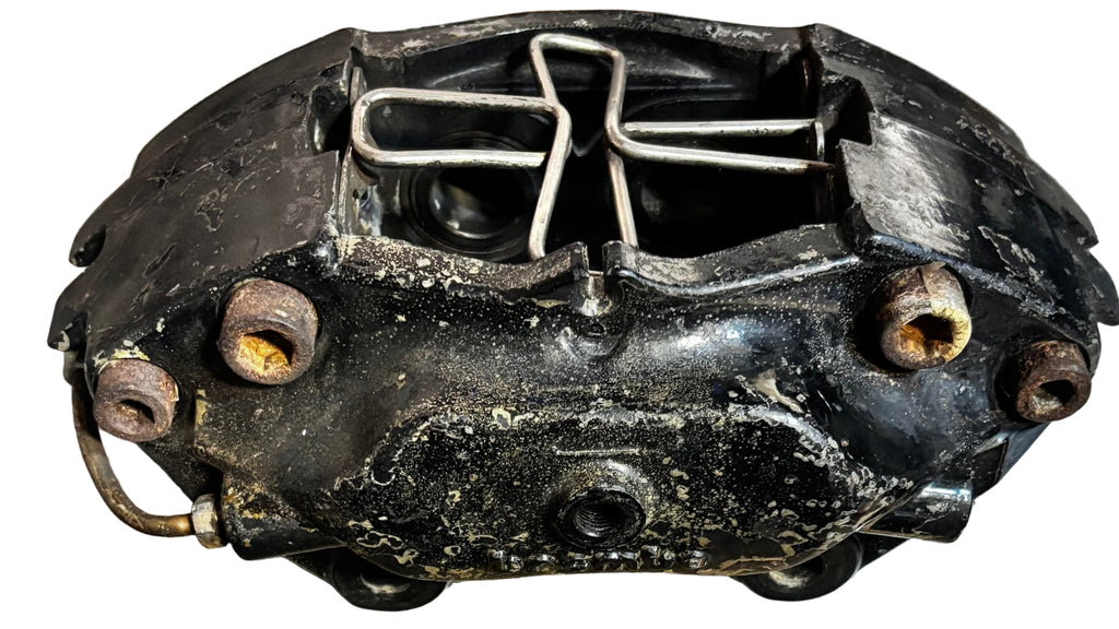 USED GENUINE PORSCHE 944 BREMBO BRAKE CALIPERS 20 4672 00 / 20 4558 00