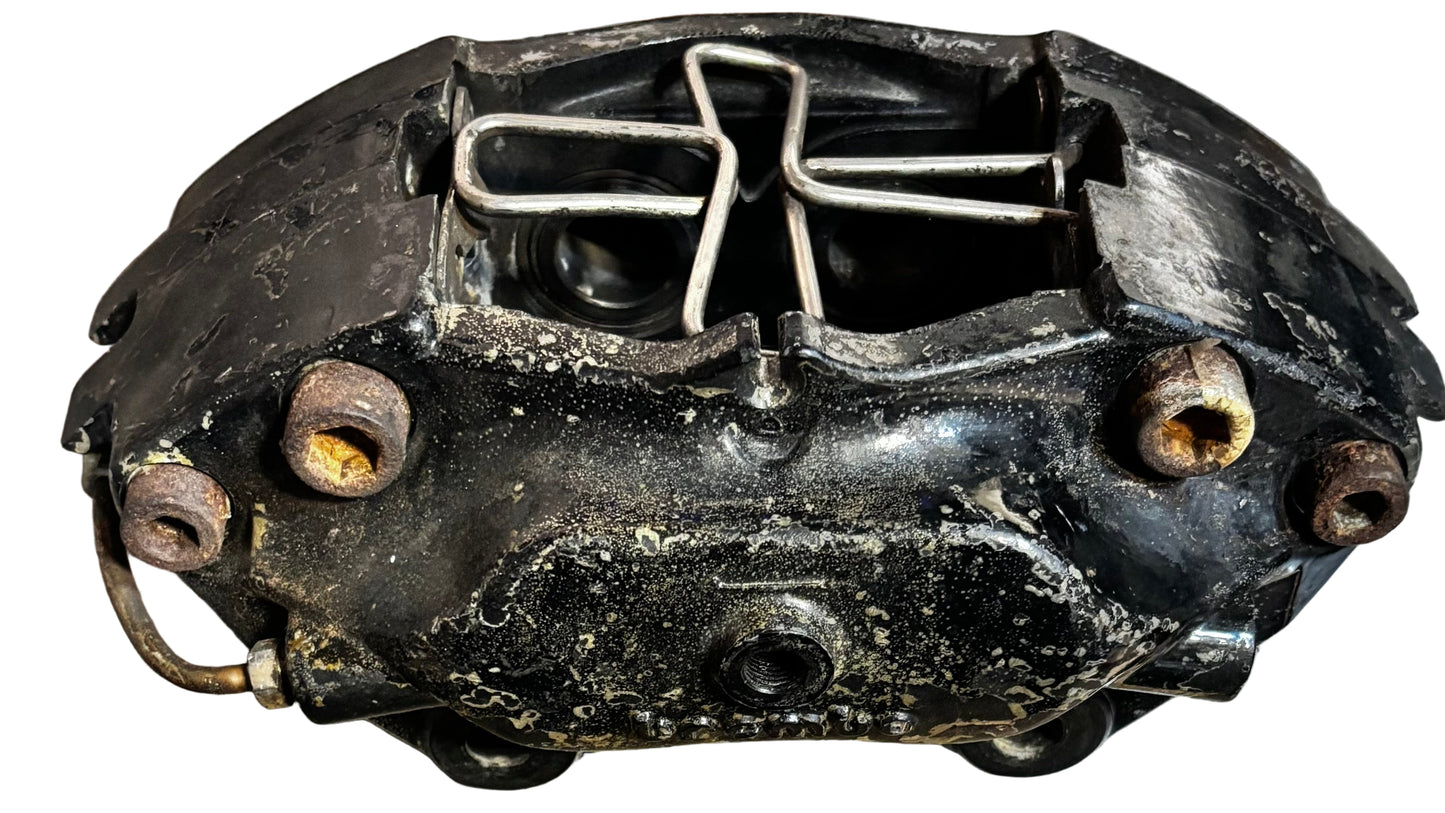 USED GENUINE PORSCHE 944 BREMBO BRAKE CALIPERS 20 4672 00 / 20 4558 00