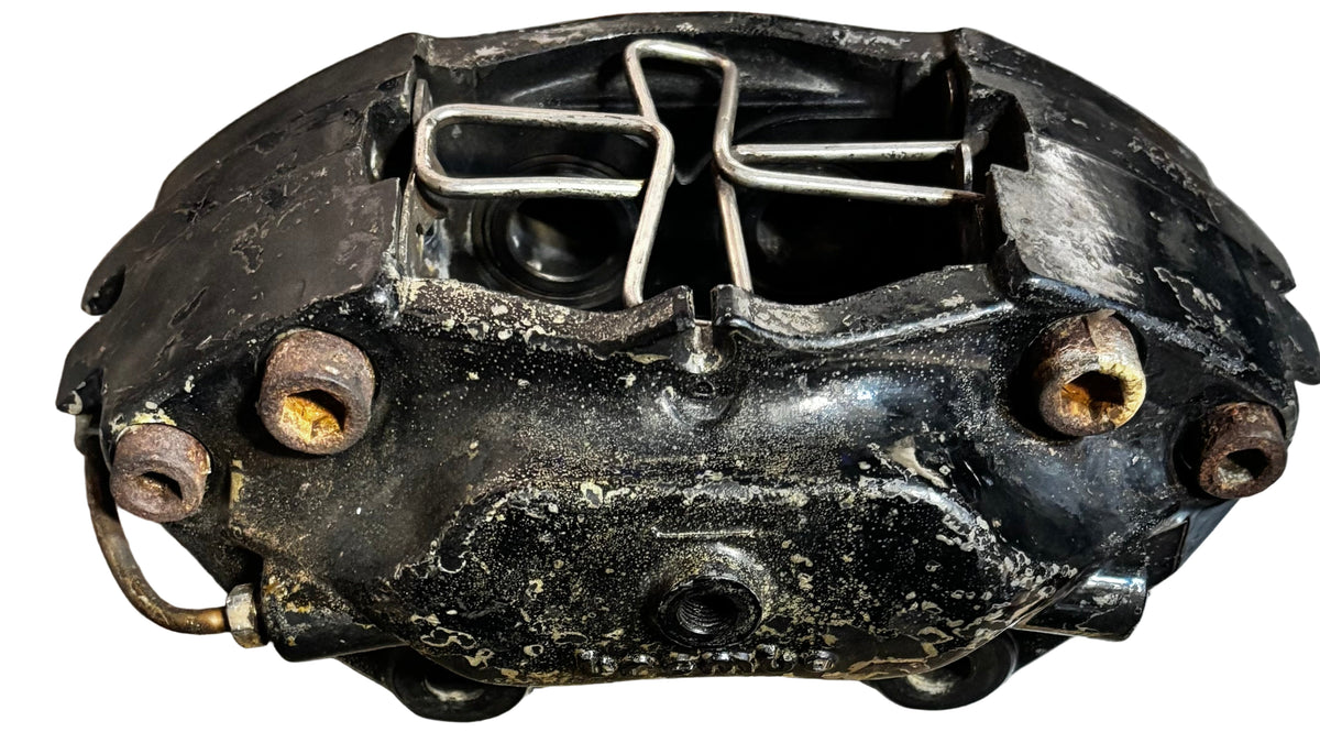 USED GENUINE PORSCHE 944 BREMBO BRAKE CALIPERS 20 4672 00 / 20 4558 00
