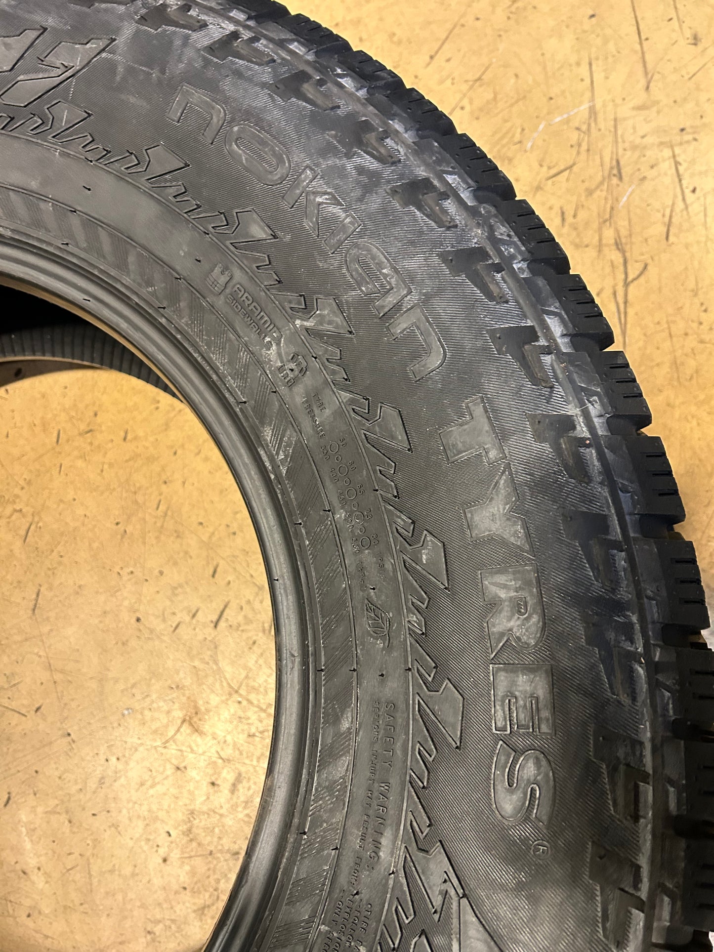 NOKIAN HAKKAPELIITTA LT3 STUDDED LT 265 70 17 121/118Q 10PLY WINTER TIRE TS32400