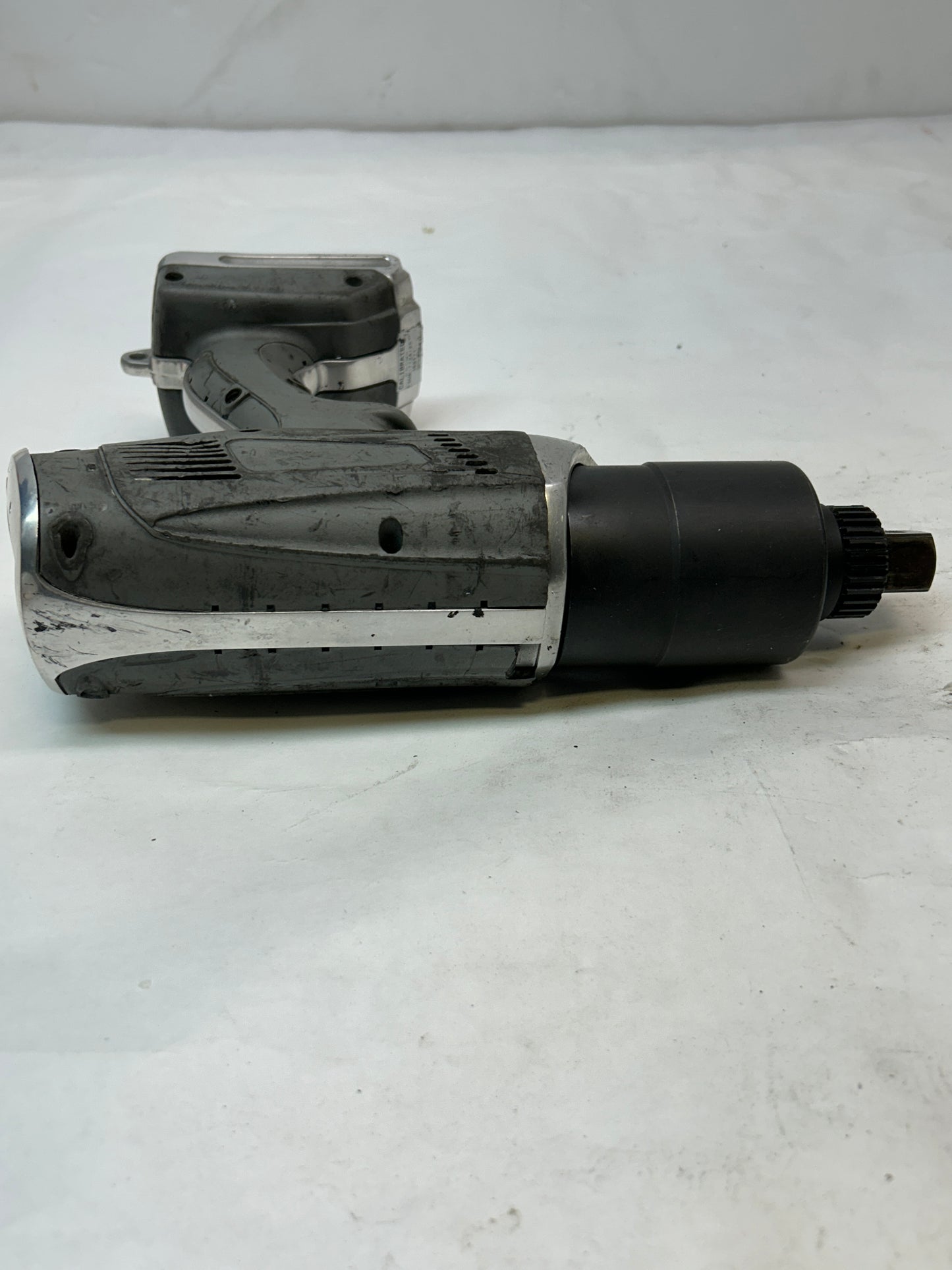 HYTORC 3/4" LITHIUM SERIES II ELECTRIC TORQUE TOOL w/ BATTERIES