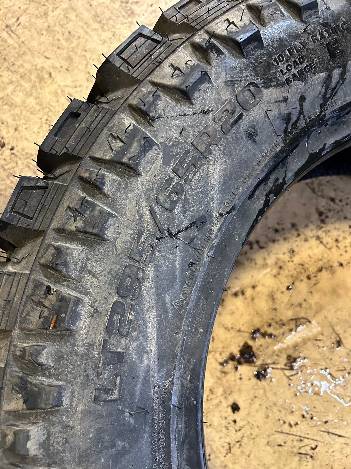 MUD CLAW COMP MTX BSW LT 295 65 20 129/126Q 10PLY MUD TIRE MTX42