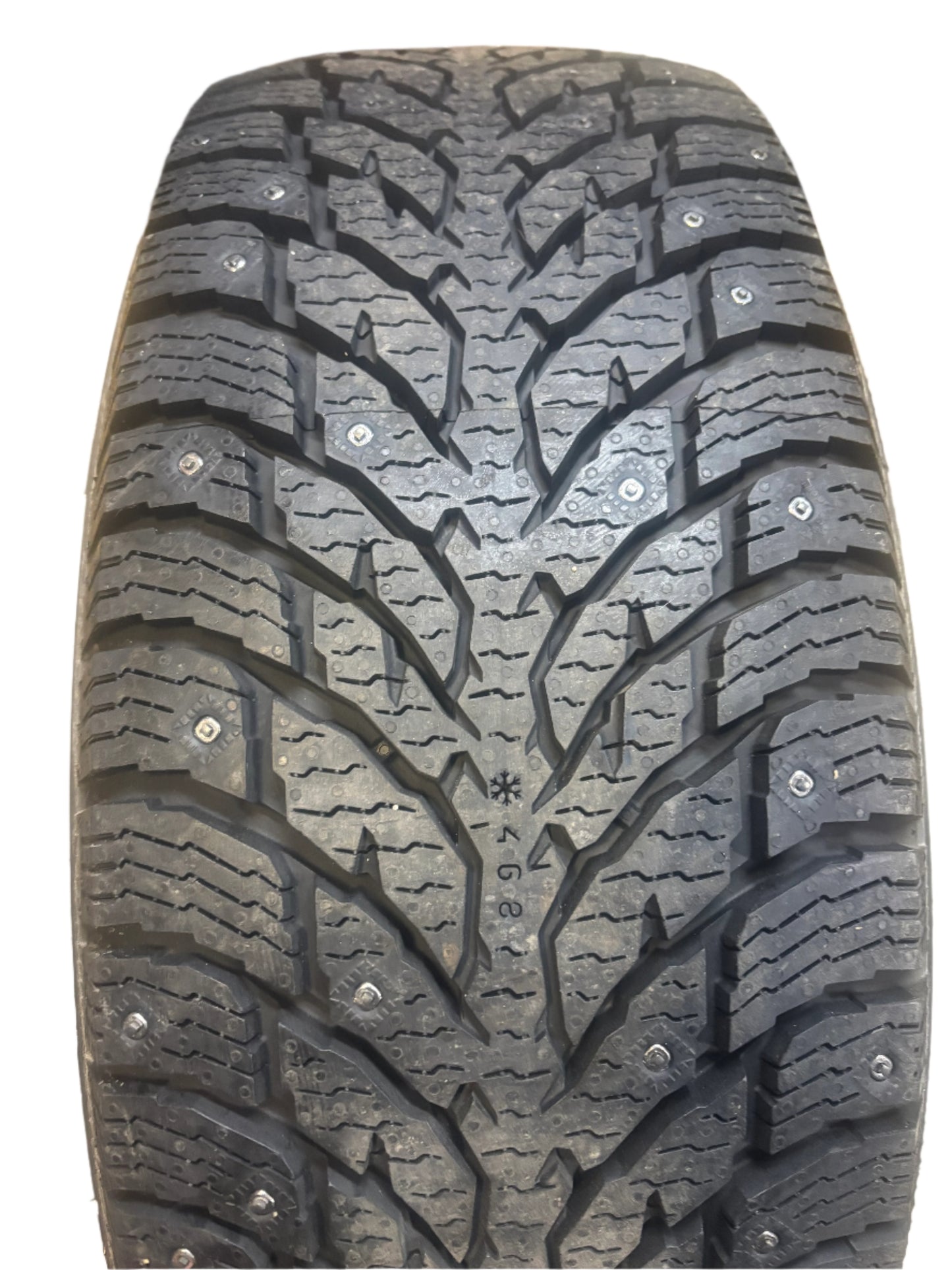 NOKIAN HAKKAPELIITTA C4 P 235 65 16C 121/119R 10PLY SNOW STUDDED TIRE TS32797