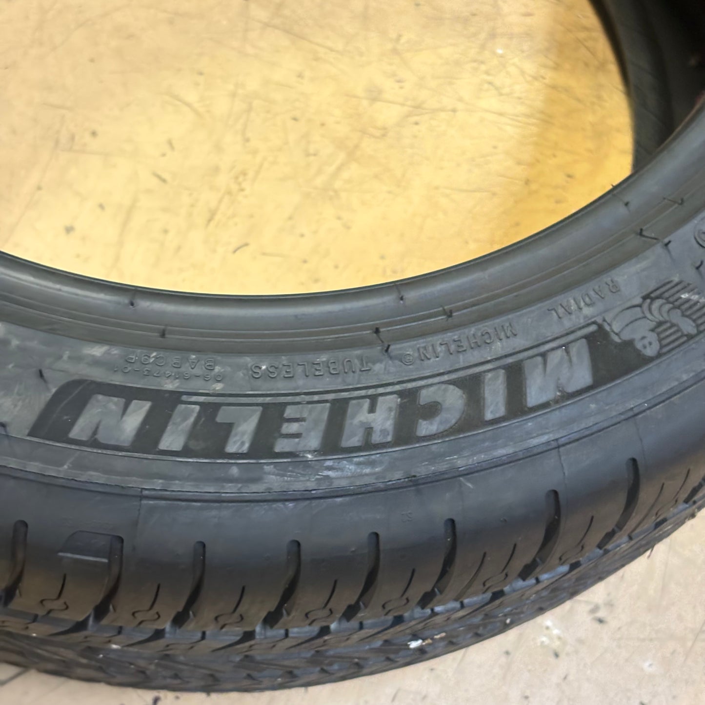 MICHELIN PILOT SPORT ALL SEASON 4 BSW P 235 45 17 97Y XL UHP TIRE 35124