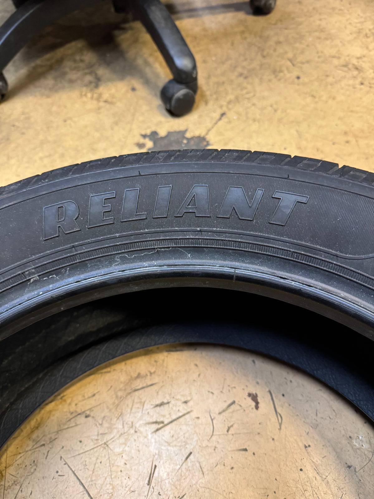 GOODYEAR RELIANT BSW P 235 50 18 97V ALL SEASON TIRE 682053597