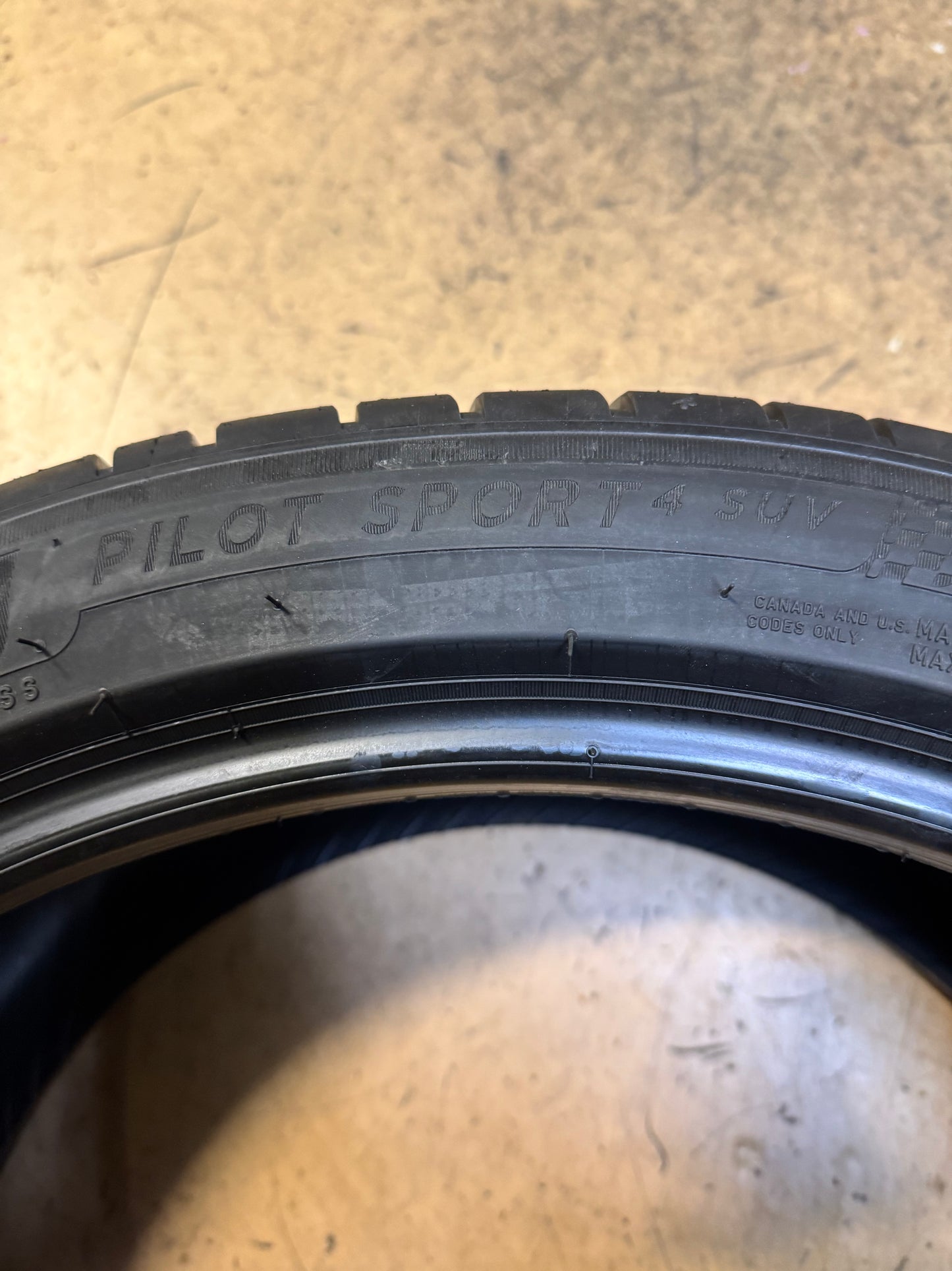 MICHELIN PILOT SPORT 4 SUV BSW P 295 35 21 107Y XL UHP SUMMER TIRE 02352