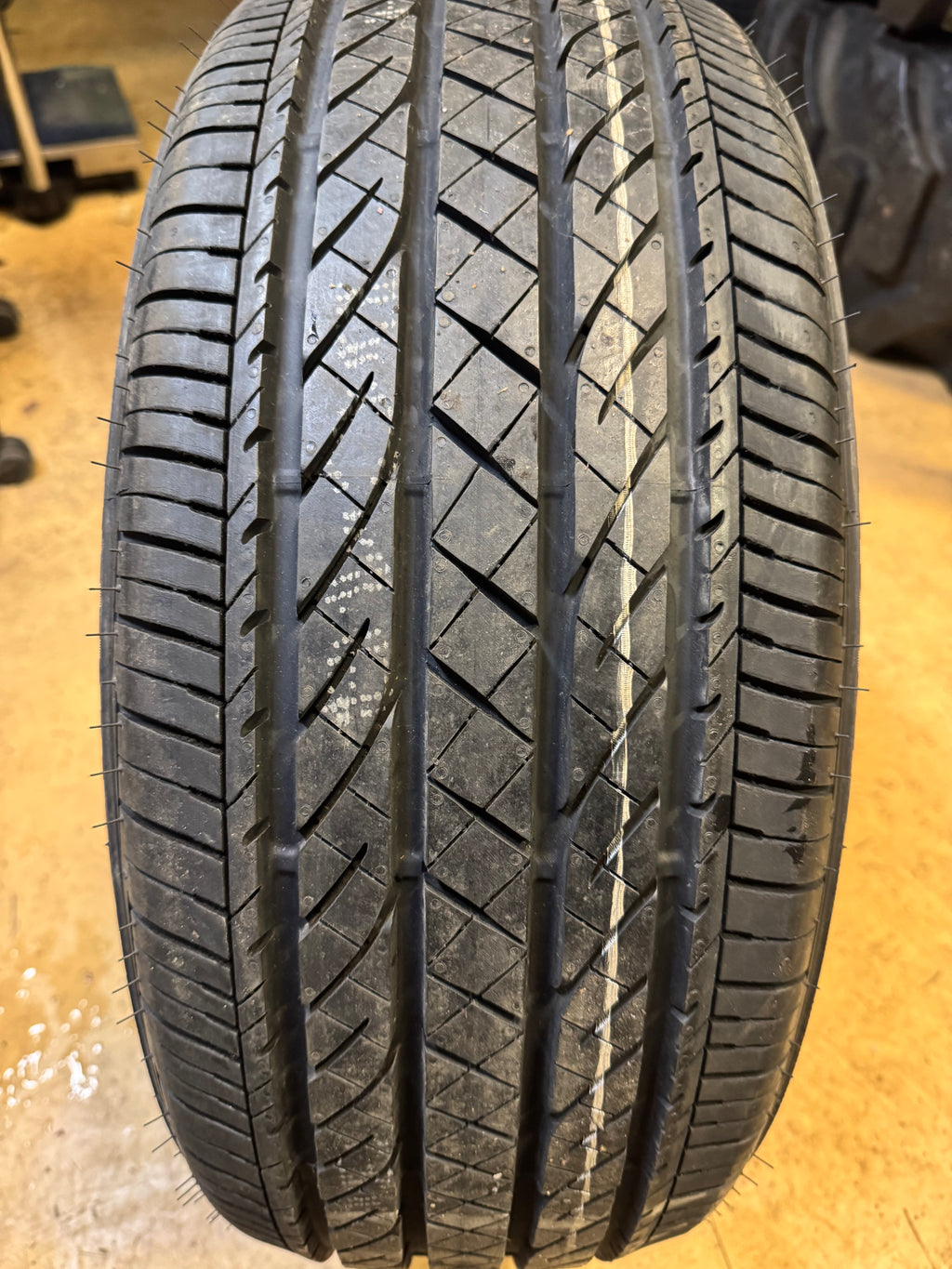 BRIDGESTONE TURANZA EL440 BSW P 235 50 18 97V ALL SEASON TIRE 004590