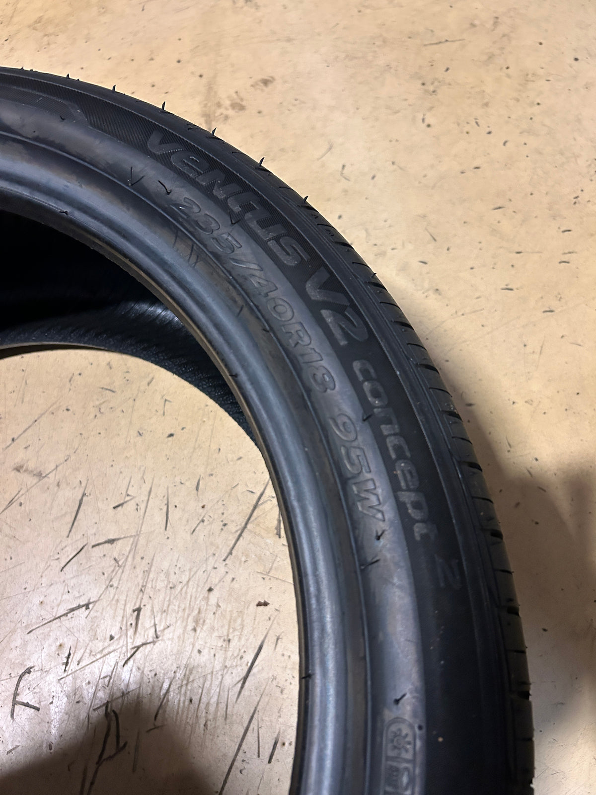 HANKOOK VENTUS V2 CONCEPT2 BSW P 235 40 18 95W UHP TIRE 1027433