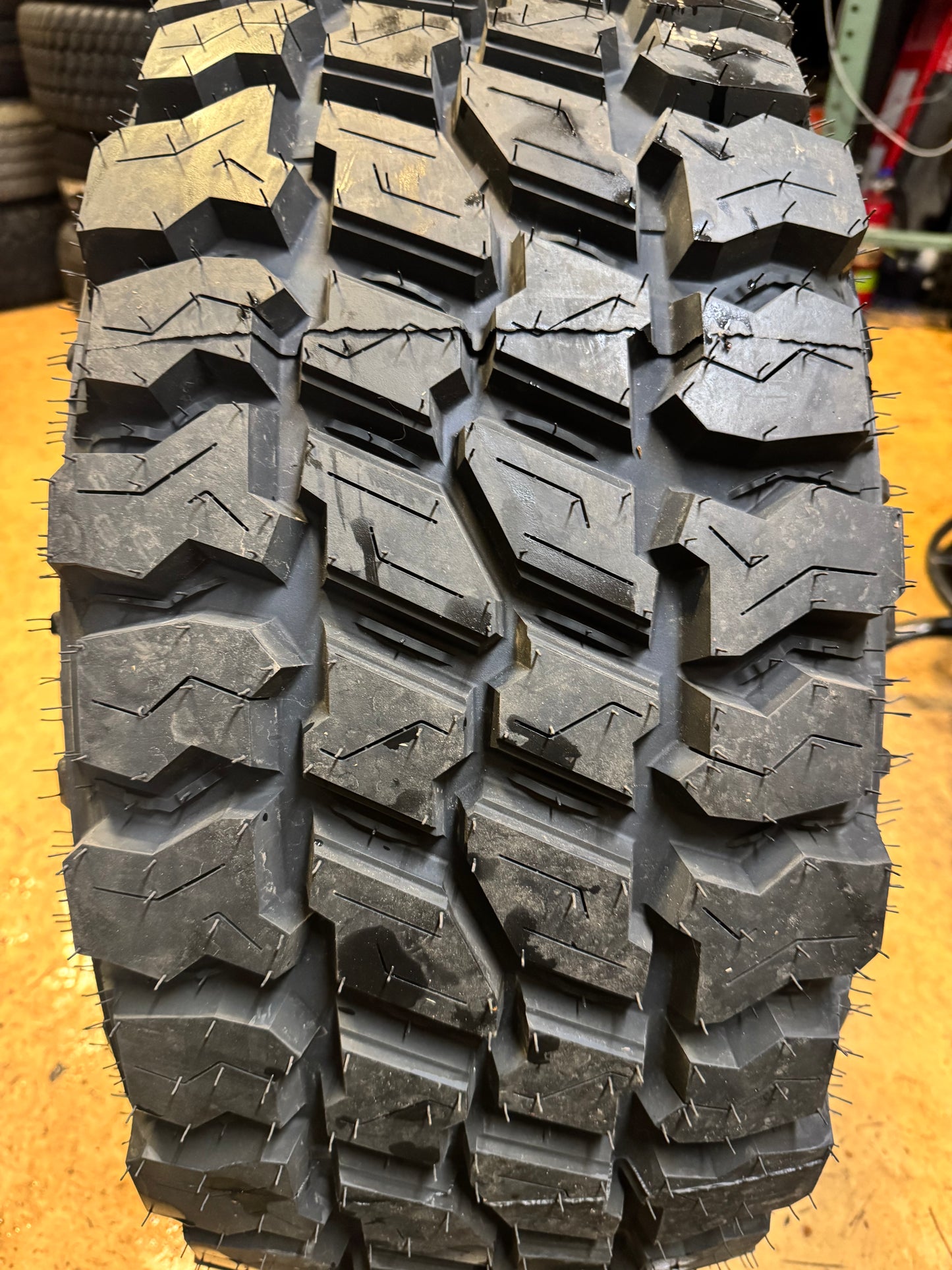 2 MUD CLAW COMP MTX BSW LT 33 12.5 20 119Q 12PLY MUD TERRAIN TIRE MTX02