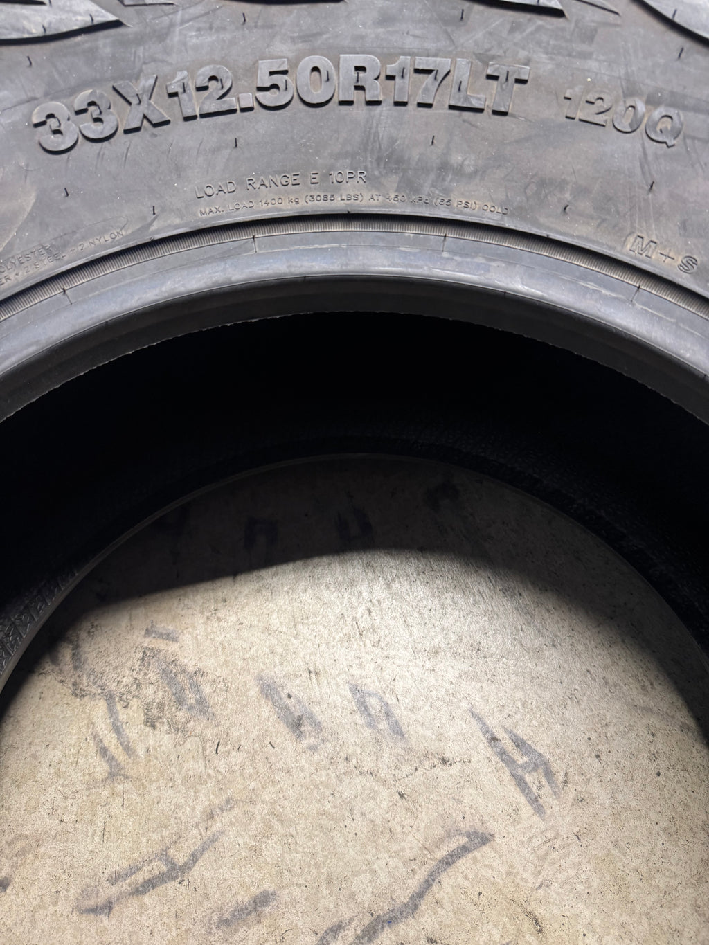 NOS PREDATOR  NEW MUTANT X-RT BSW LT 33 12.5 17 120Q 10PLY RUGGED TERRAIN TIRE PRXRT05
