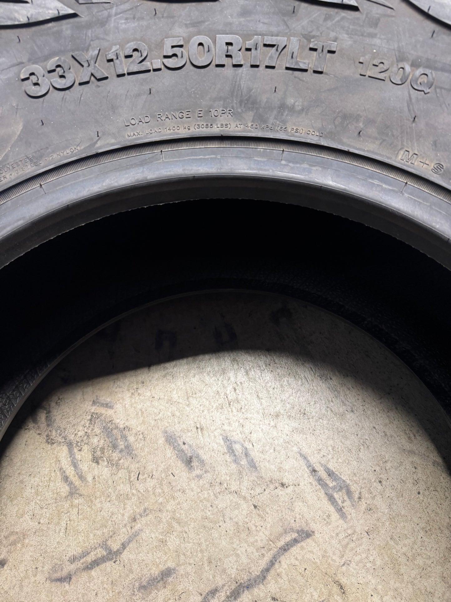 NOS PREDATOR  NEW MUTANT X-RT BSW LT 33 12.5 17 120Q 10PLY RUGGED TERRAIN TIRE PRXRT05