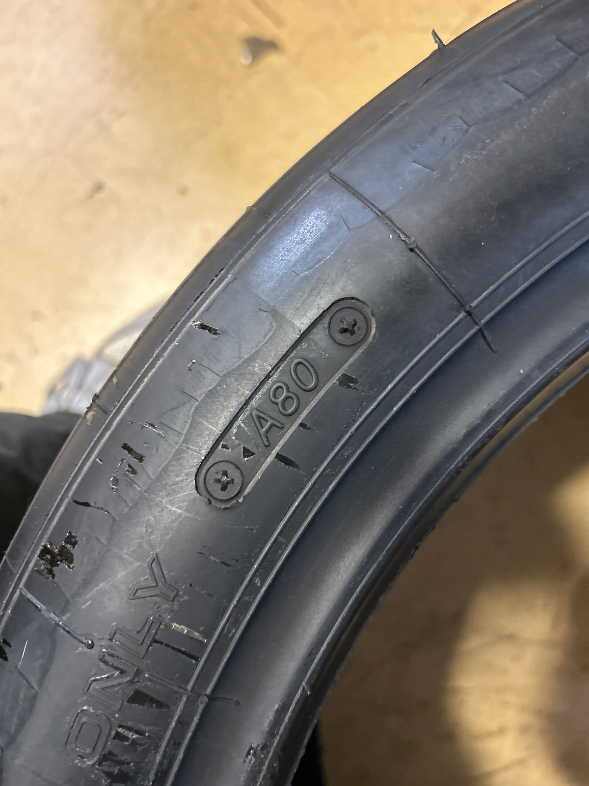 YOKOHAMA ADVAN A005C A80 COMPOUND BSW  300/650R18  TIRE N2846