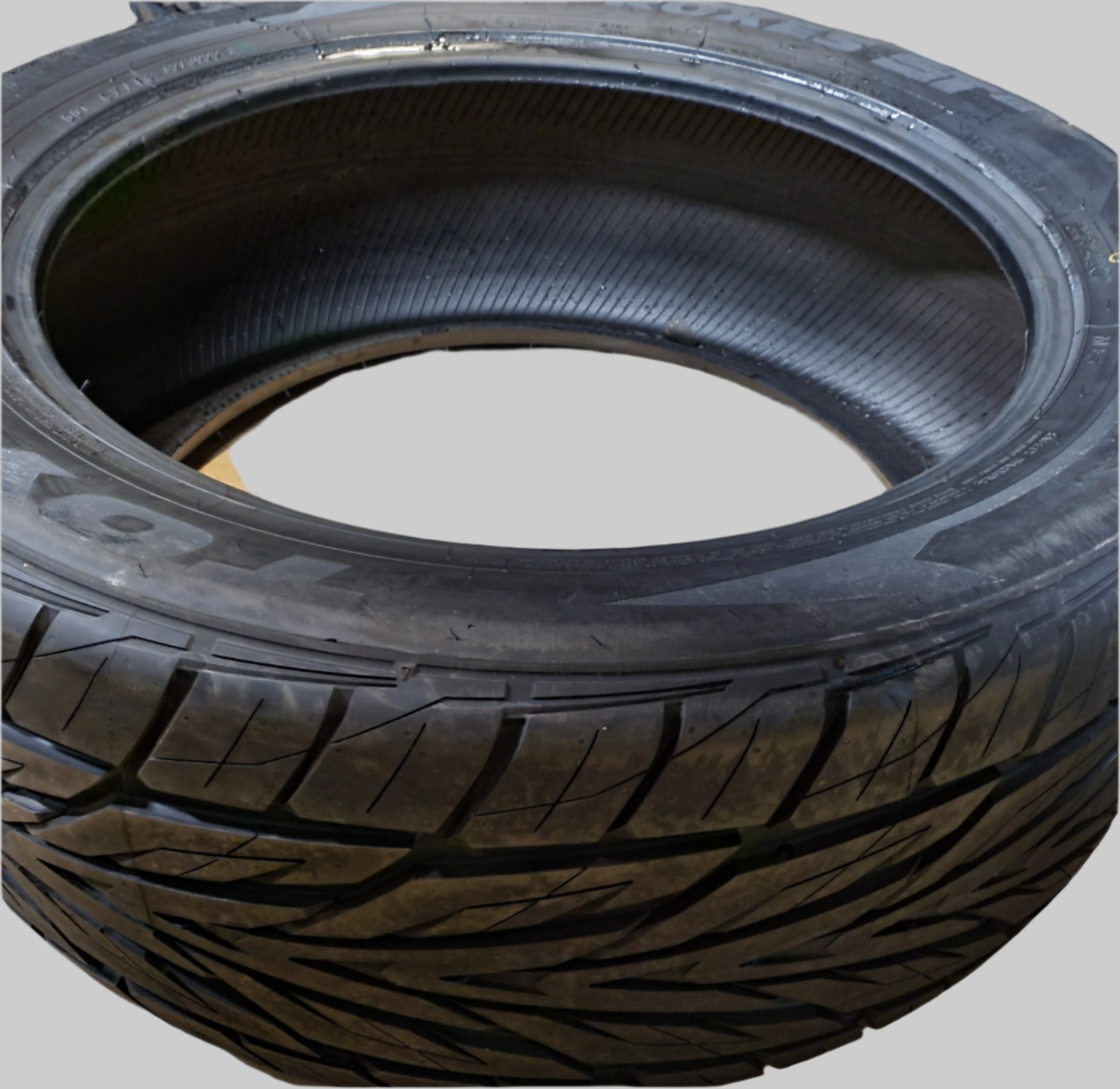 TOYO PROXES ST III P 305 45 22 118V XL ALL SEASON TIRE 247610