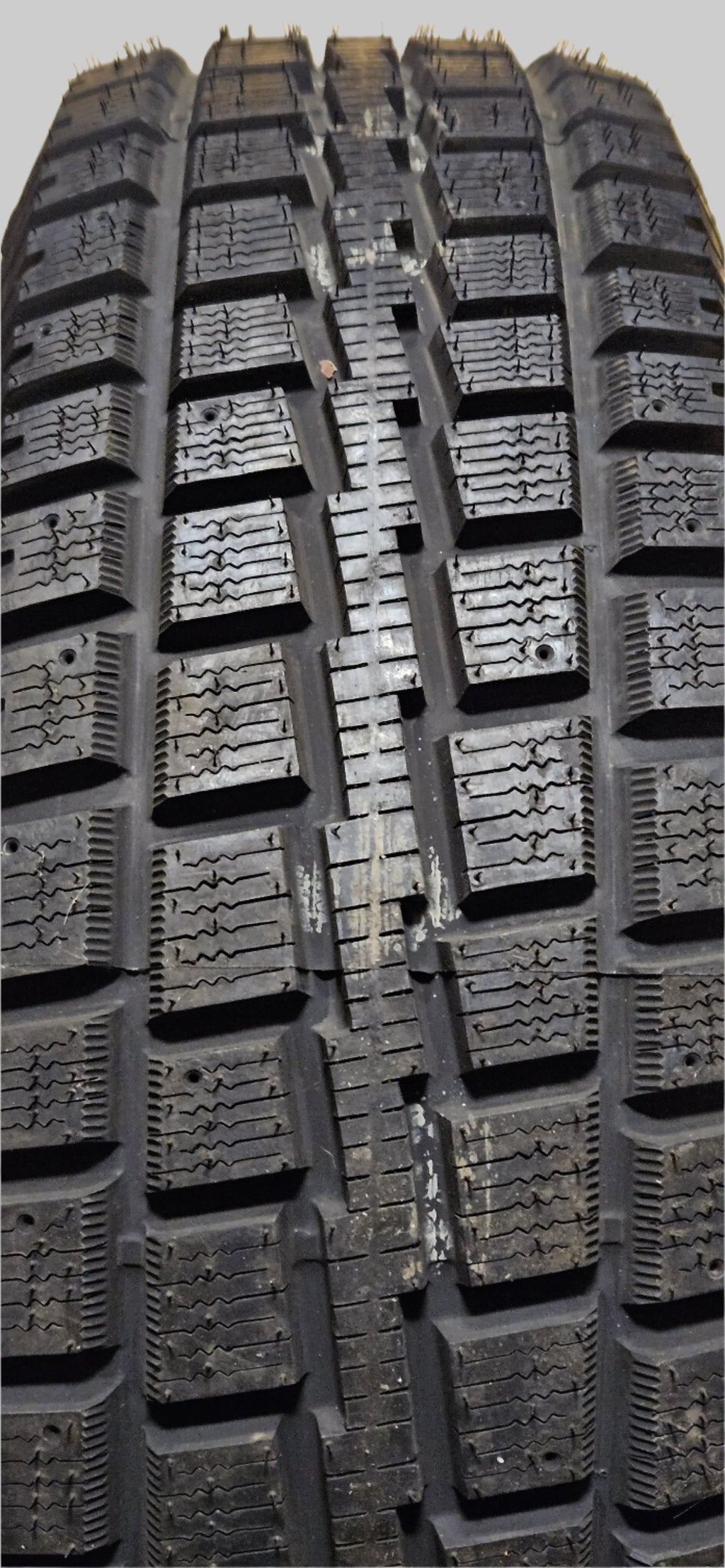 COOPER DISCOVERER M+S STUDDABLE P 255 70 18 113S SL SNOW WINTER TIRE 171223031