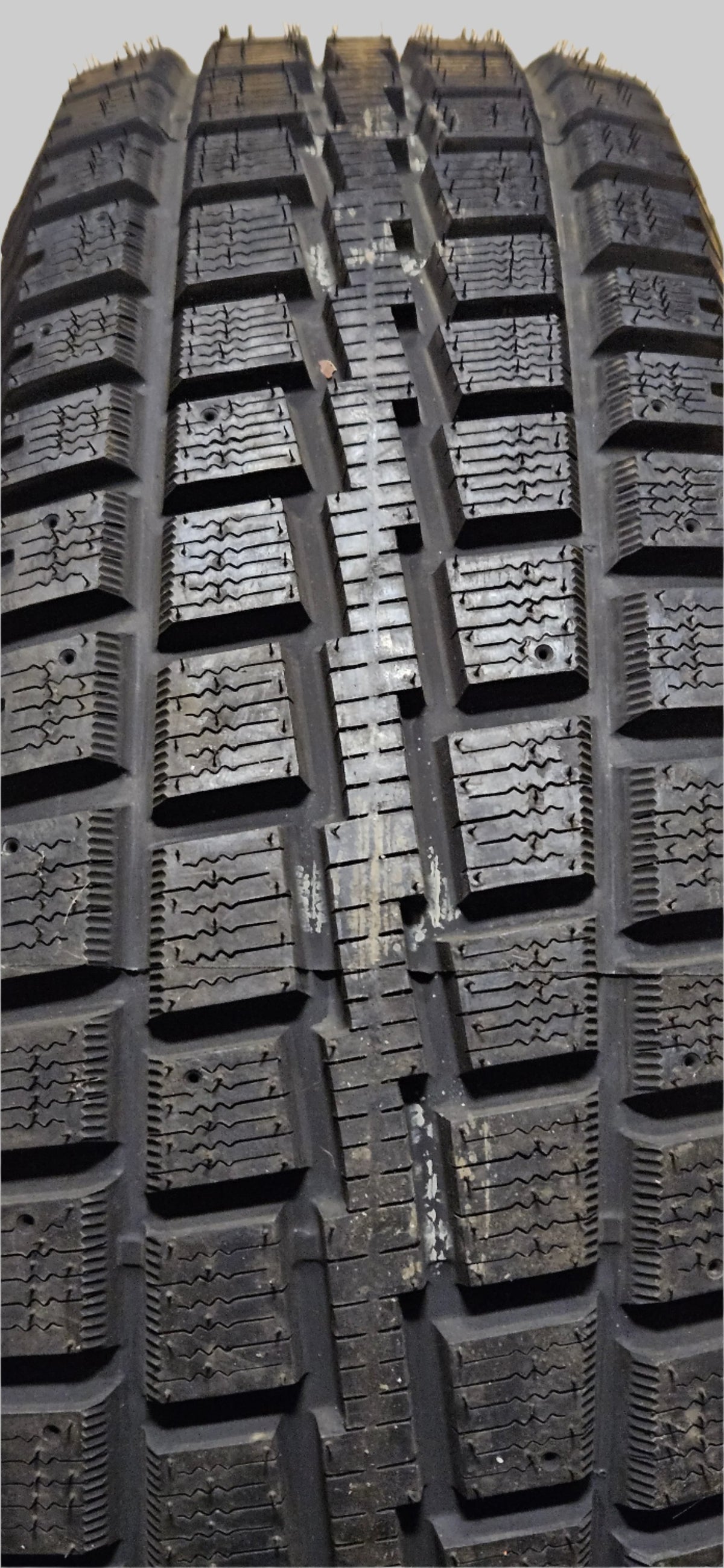 COOPER DISCOVERER M+S STUDDABLE P 255 70 18 113S SL SNOW WINTER TIRE 171223031