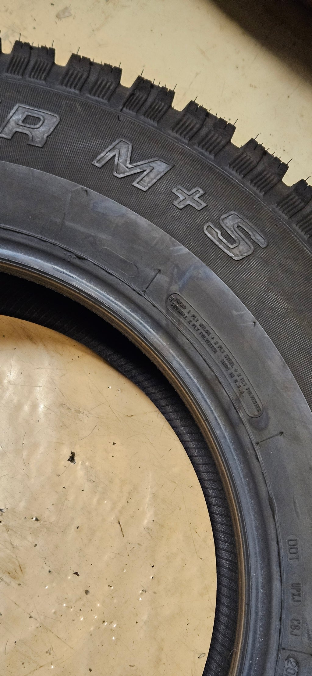 COOPER DISCOVERER M+S STUDDABLE P 255 70 18 113S SL SNOW WINTER TIRE 171223031