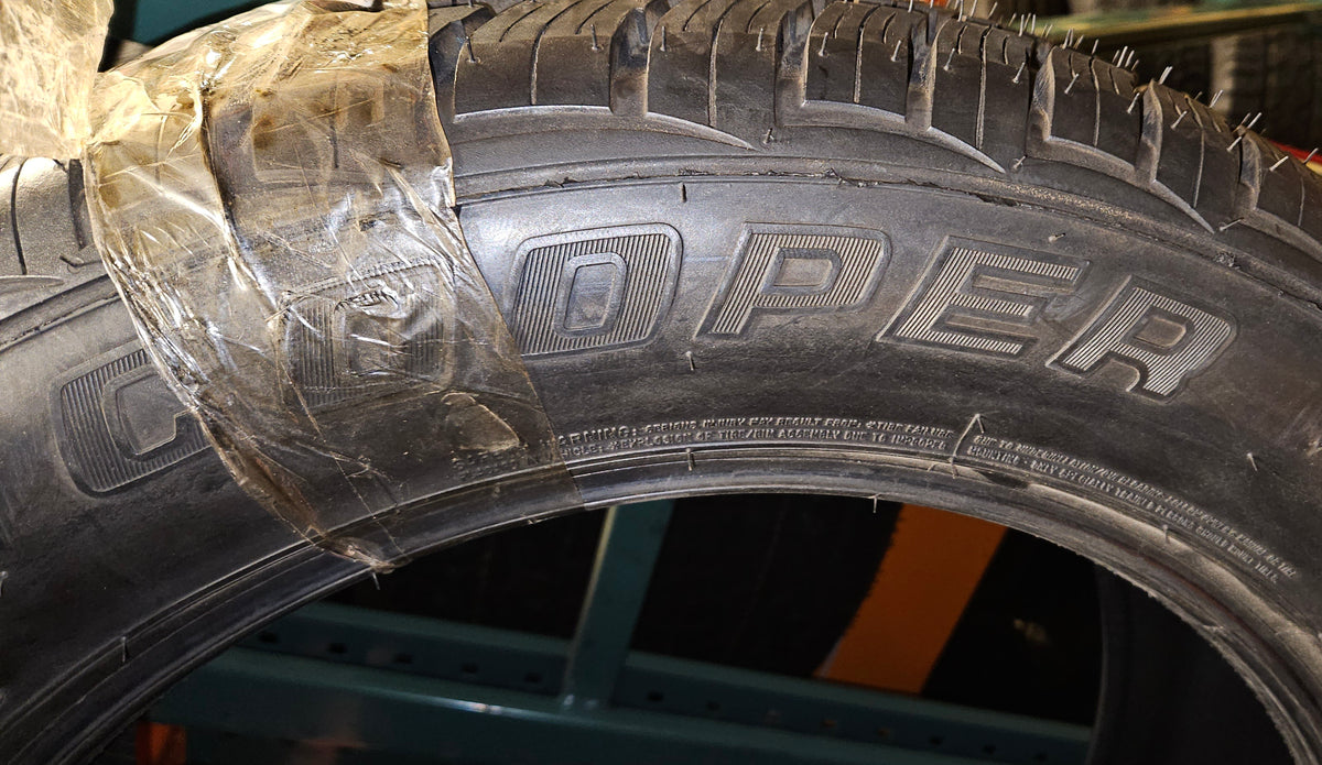 NOS COOPER DISCOVERER HT PLUS P 285 50 20 116T XL HIGHWAY TERRAIN TIRE  90000002932