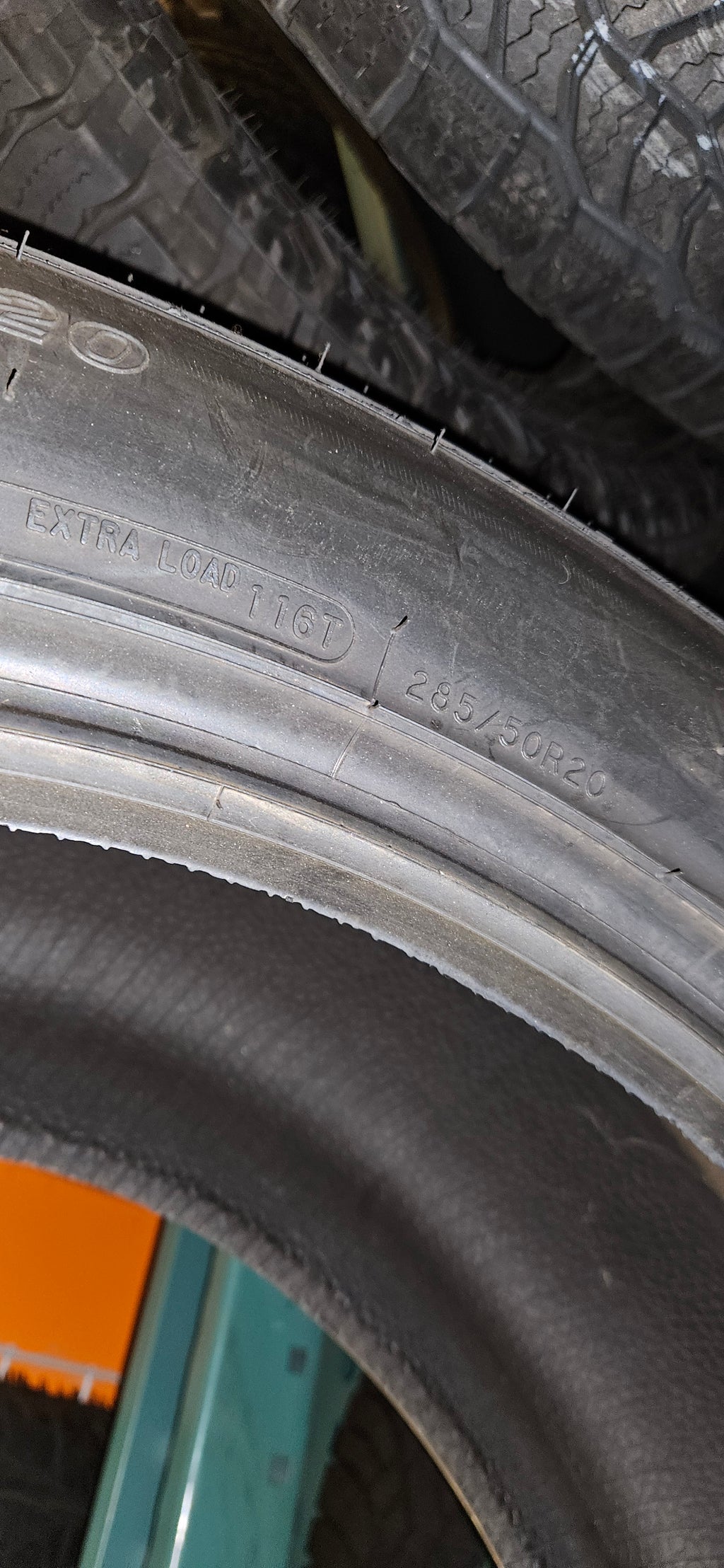 NOS COOPER DISCOVERER HT PLUS P 285 50 20 116T XL HIGHWAY TERRAIN TIRE  90000002932
