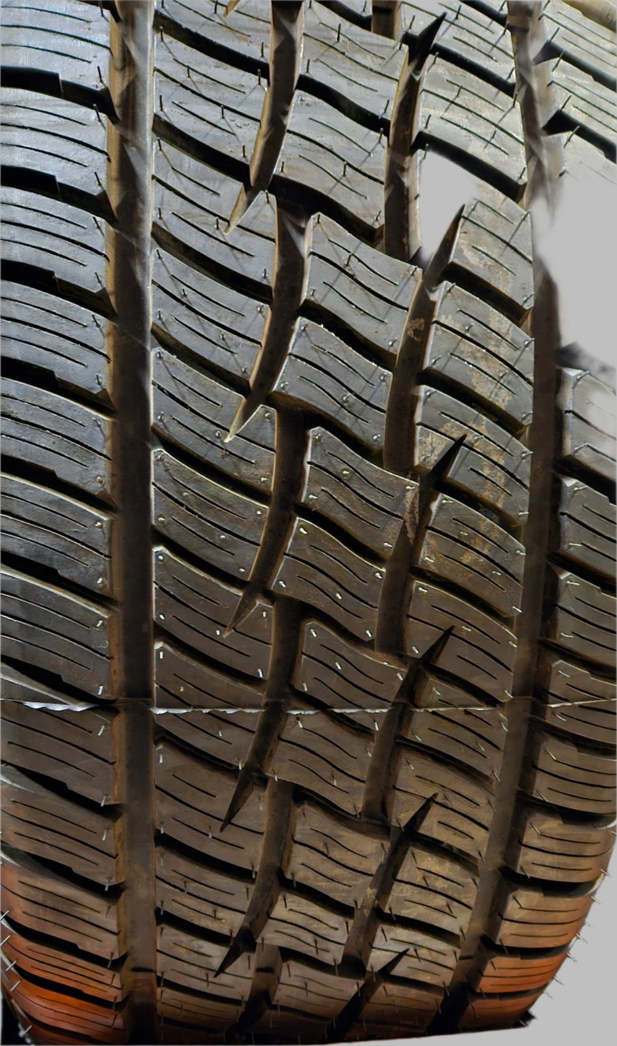 NOS COOPER DISCOVERER HT PLUS P 285 50 20 116T XL HIGHWAY TERRAIN TIRE  90000002932