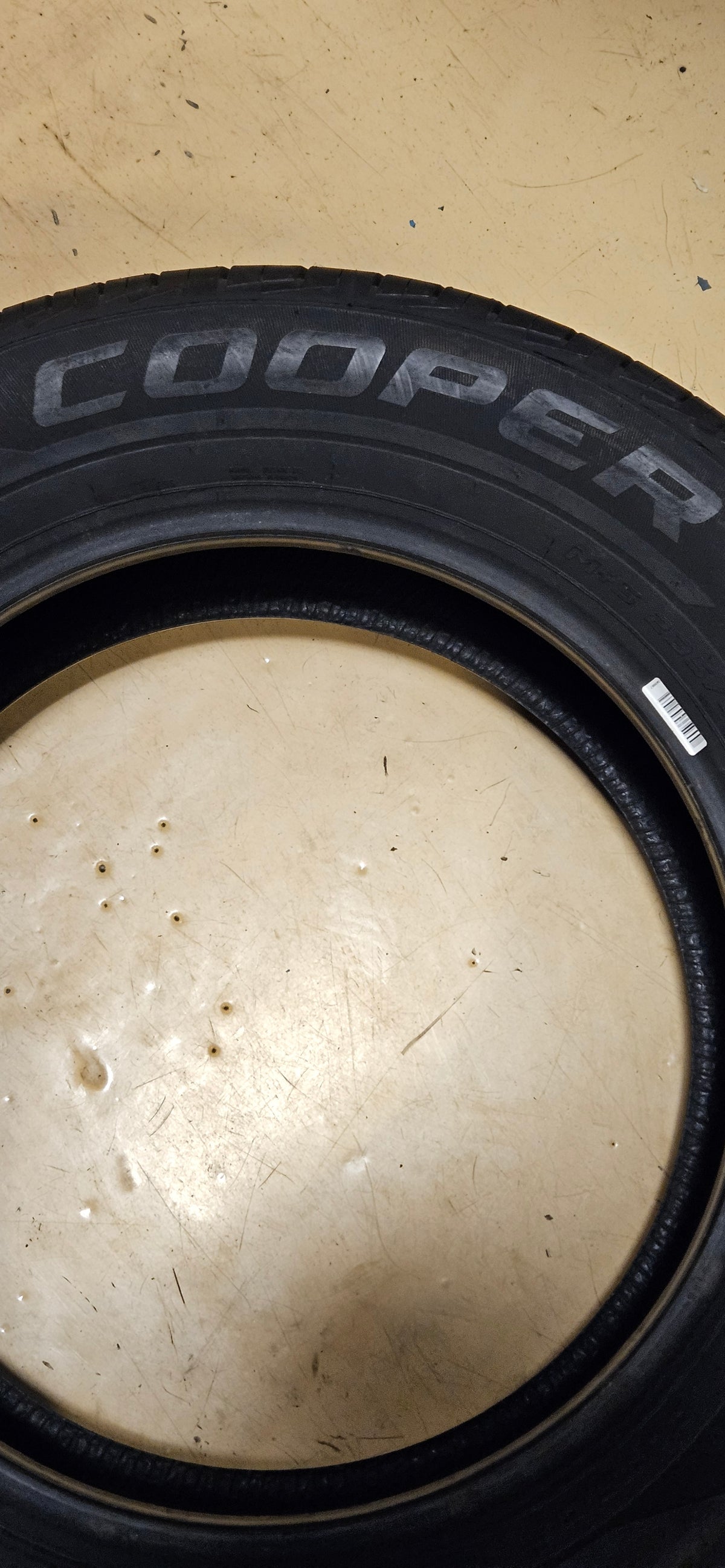NOS COOPER CS5 GRAND TOURING P 235 60 17 102T SL ALL SEASON TIRE  166084001