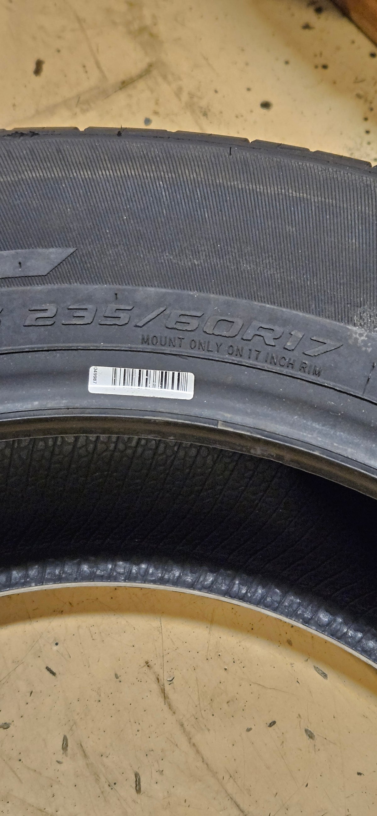 NOS COOPER CS5 GRAND TOURING P 235 60 17 102T SL ALL SEASON TIRE  166084001