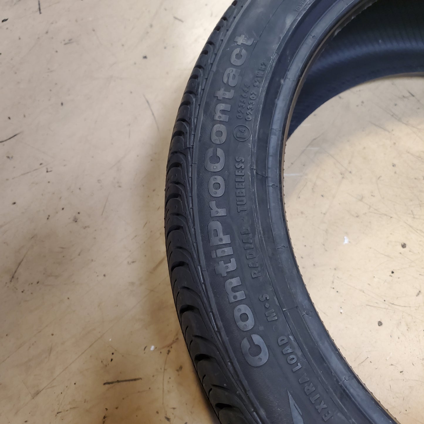 CONTINENTAL CONTIPROCONTACT P 235 40 18 95H XL ALL SEASON TIRE 03504370000